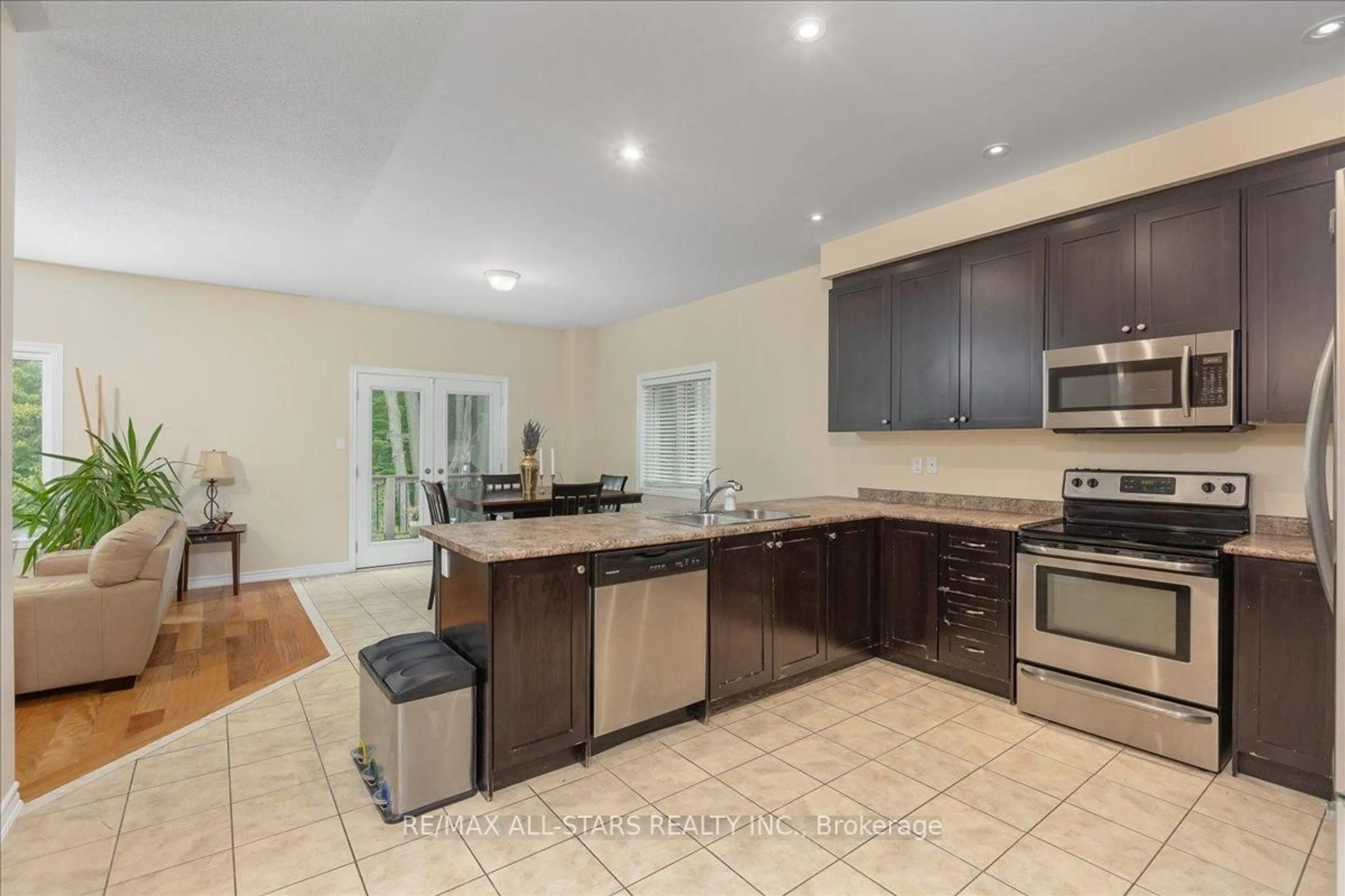 Open concept kitchen, ceramic/tile floor for 27 Scotia Rd, Georgina Ontario L0E 1R0