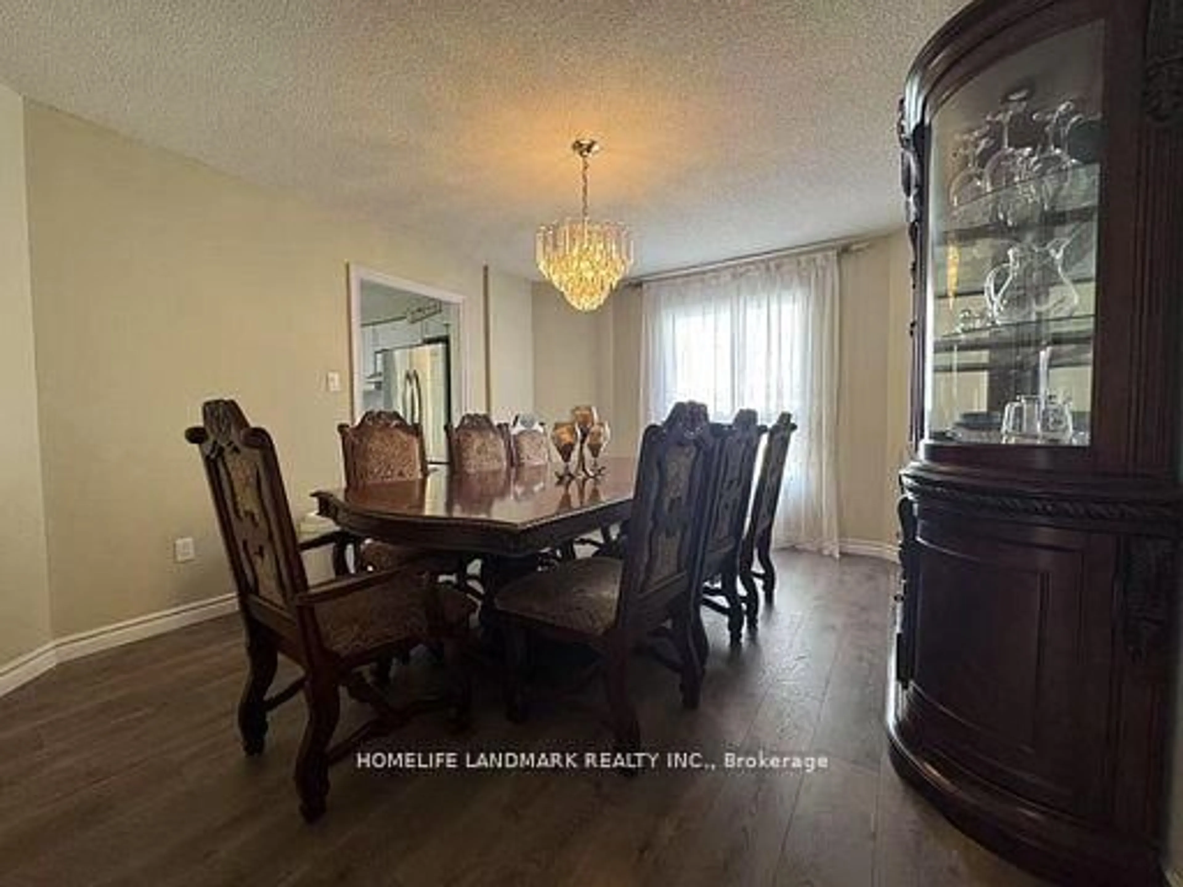 Dining room, wood/laminate floor for 492 Traviss Dr, Newmarket Ontario L3Y 7K5