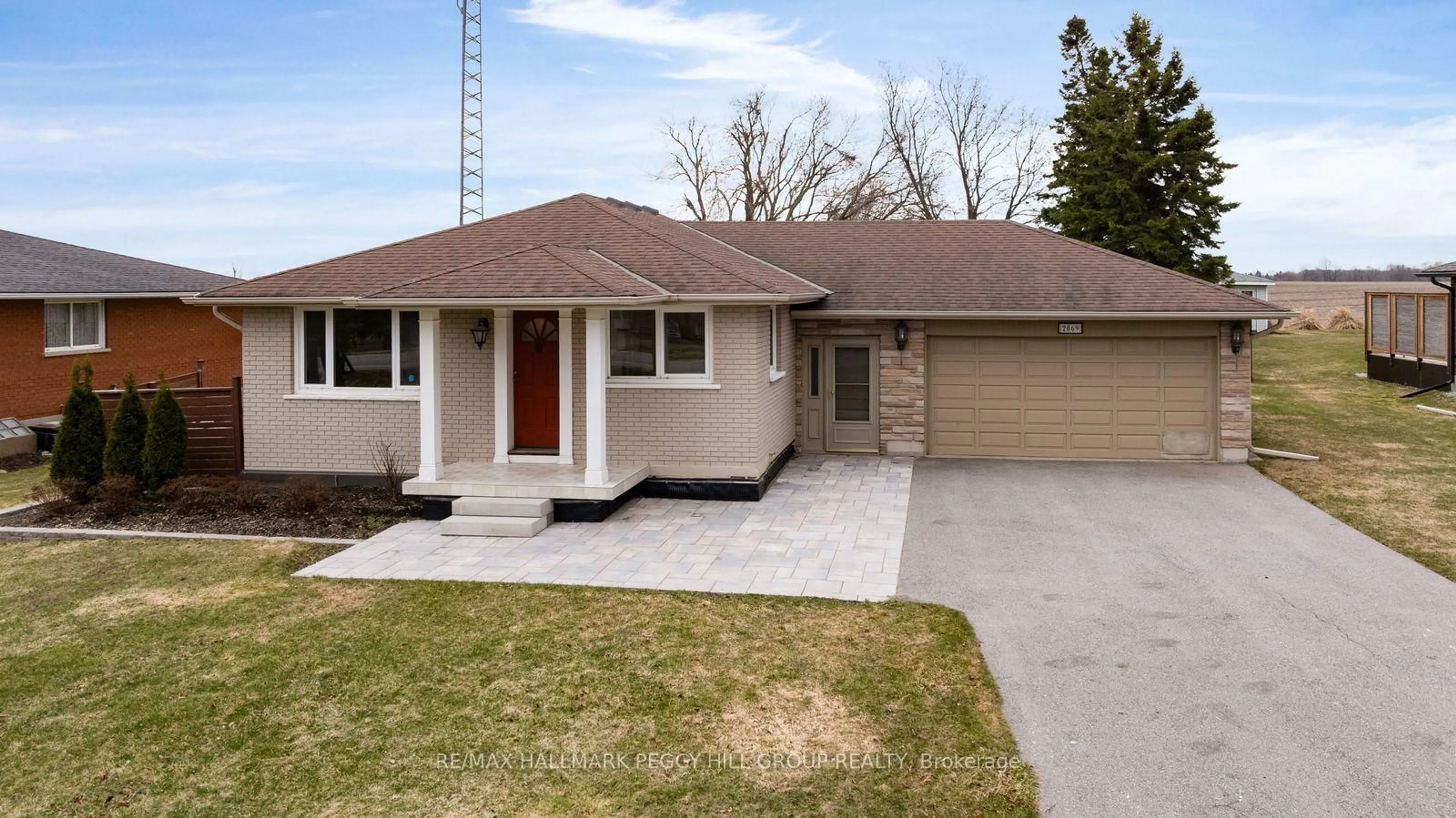 Home with brick exterior material, street for 2069 Gilford Rd, Innisfil Ontario L0L 1R0