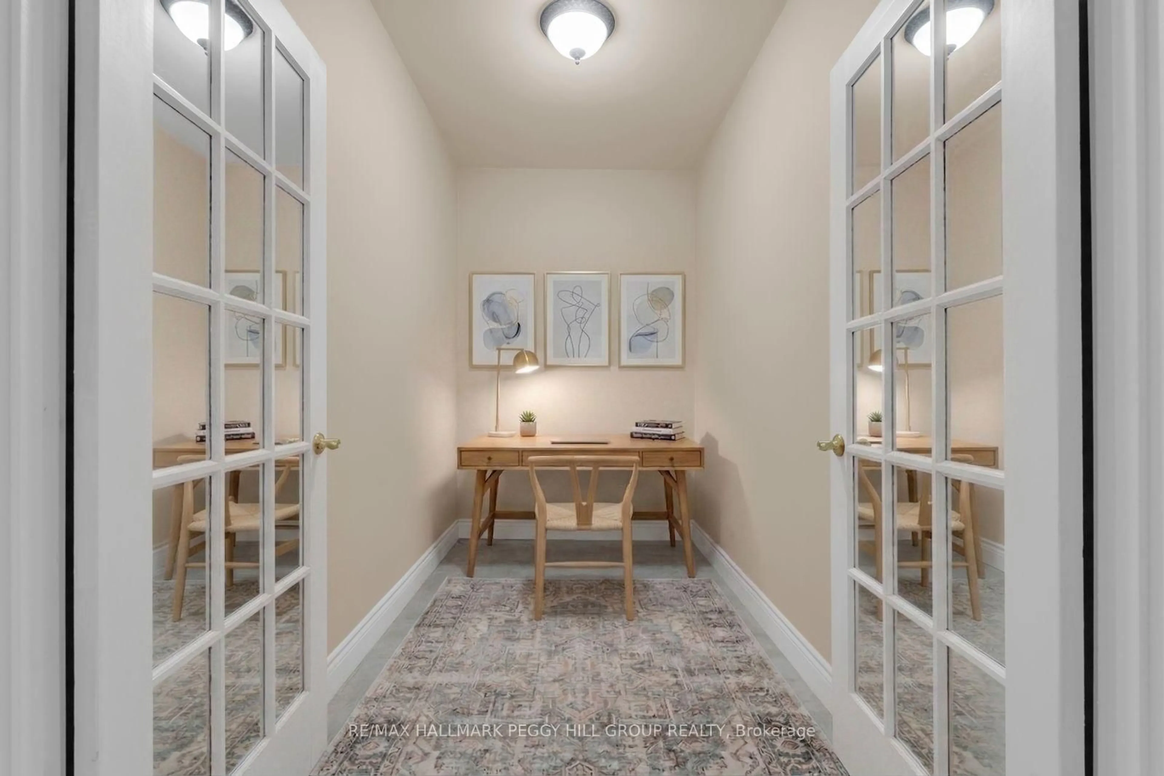 Indoor entryway for 2069 Gilford Rd, Innisfil Ontario L0L 1R0