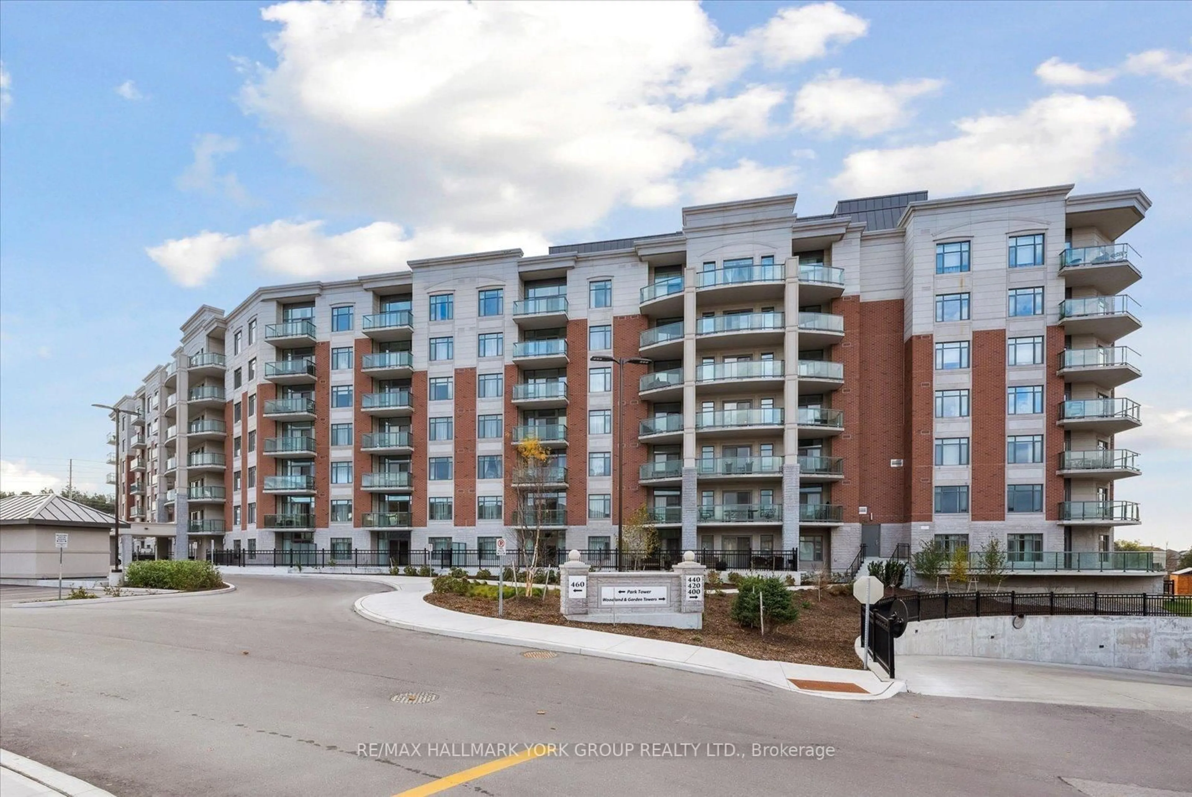 Unknown for 460 William Graham Dr #116, Aurora Ontario L4G 1X9