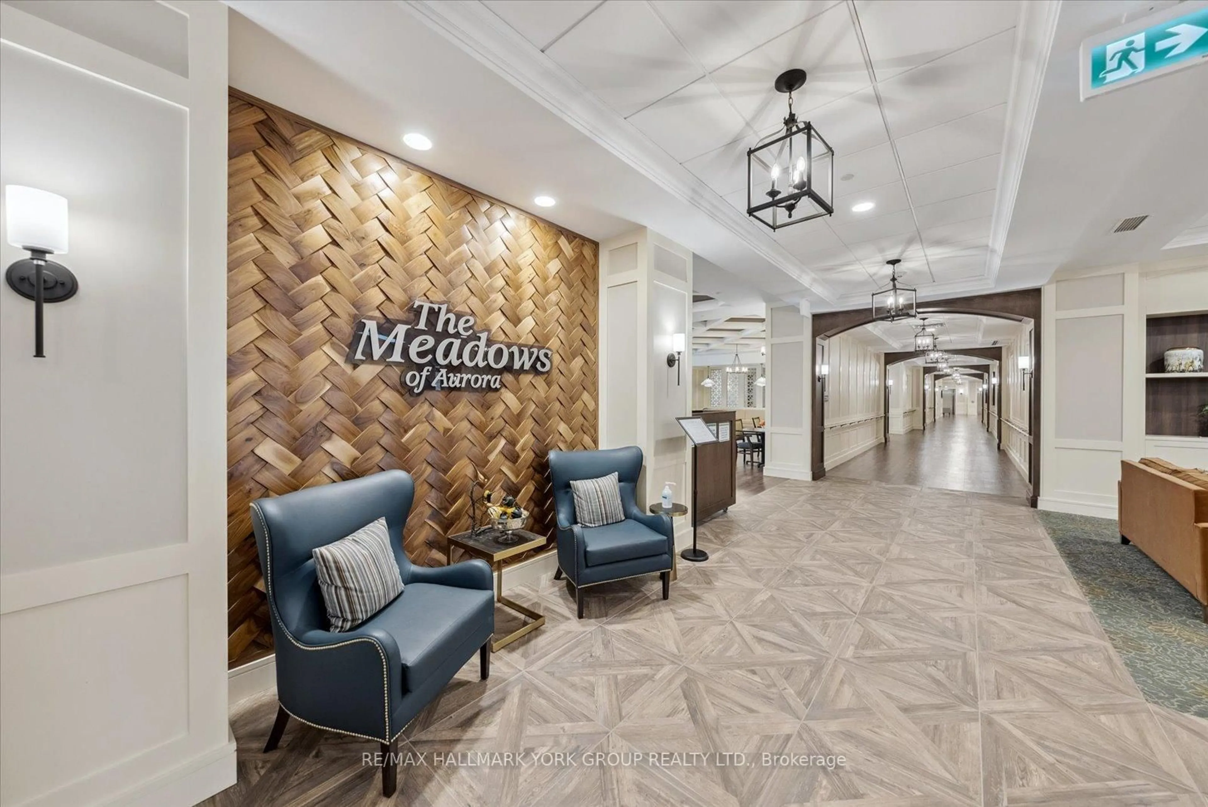 Indoor foyer for 460 William Graham Dr #116, Aurora Ontario L4G 1X9