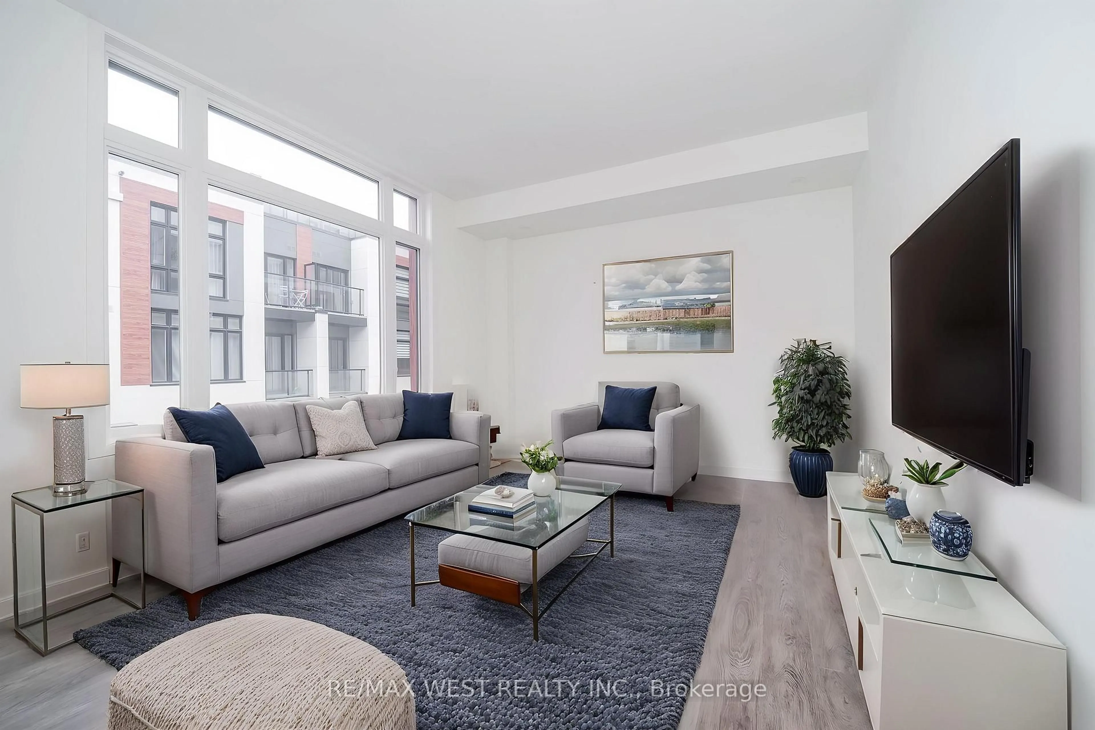 Living room with furniture, unknown for 12 David Eyer Rd #1103, Richmond Hill Ontario L4S 0N3