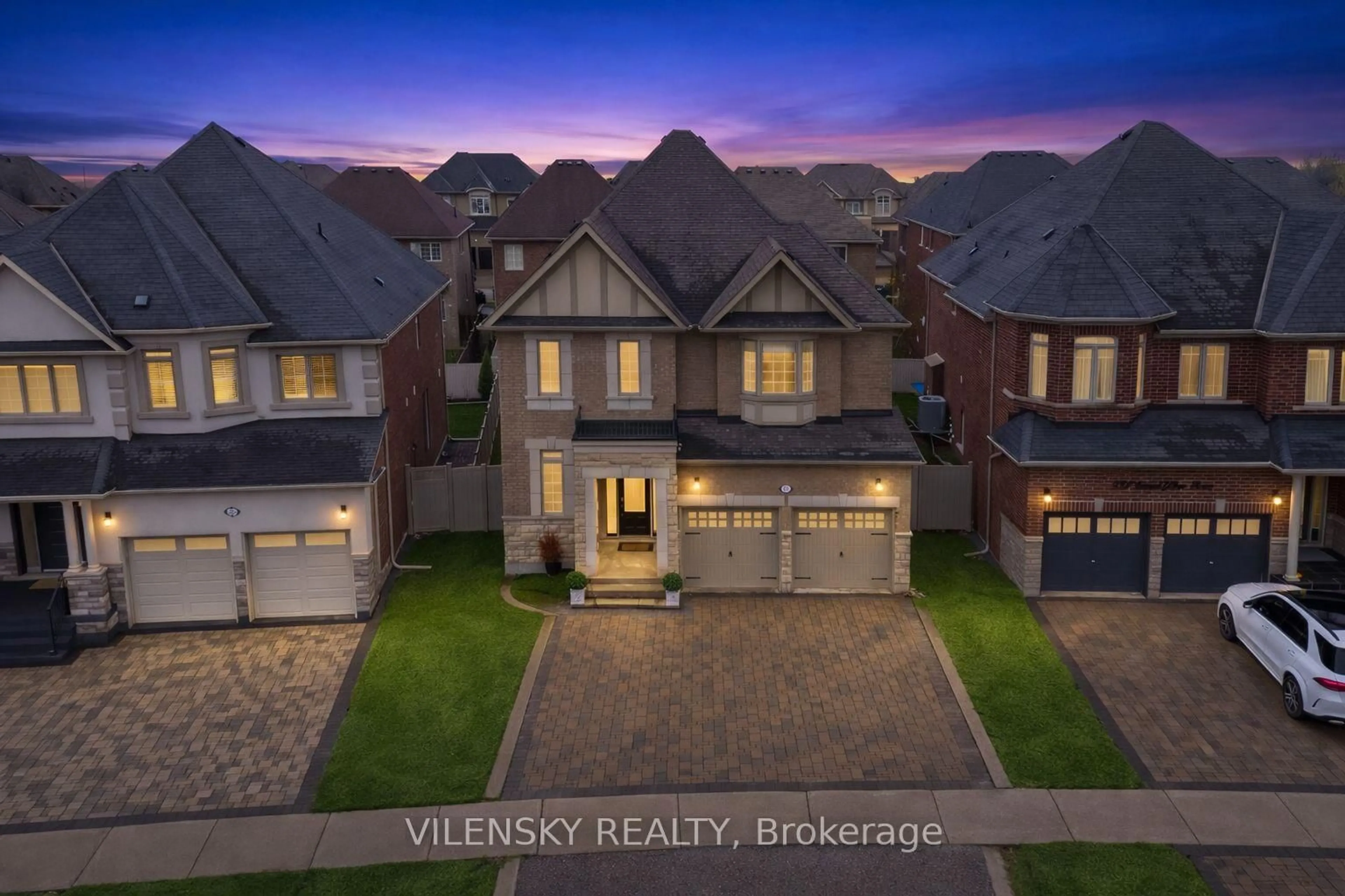 A pic from outside/outdoor area/front of a property/back of a property/a pic from drone, street for 235 Israel Zilber Dr, Vaughan Ontario L6A 0L5