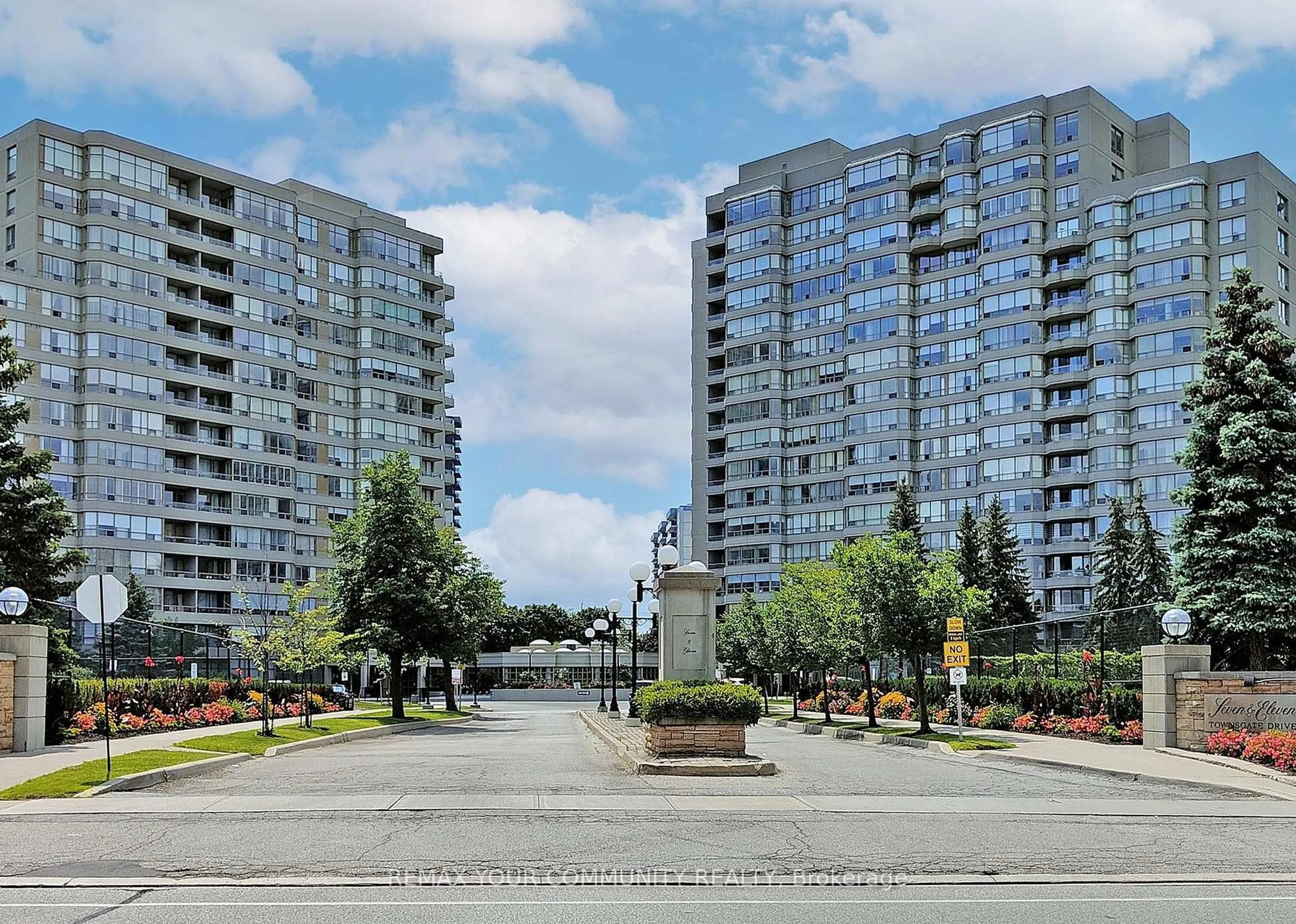 Unknown for 7 Townsgate Dr #514, Vaughan Ontario L4J 7Z9