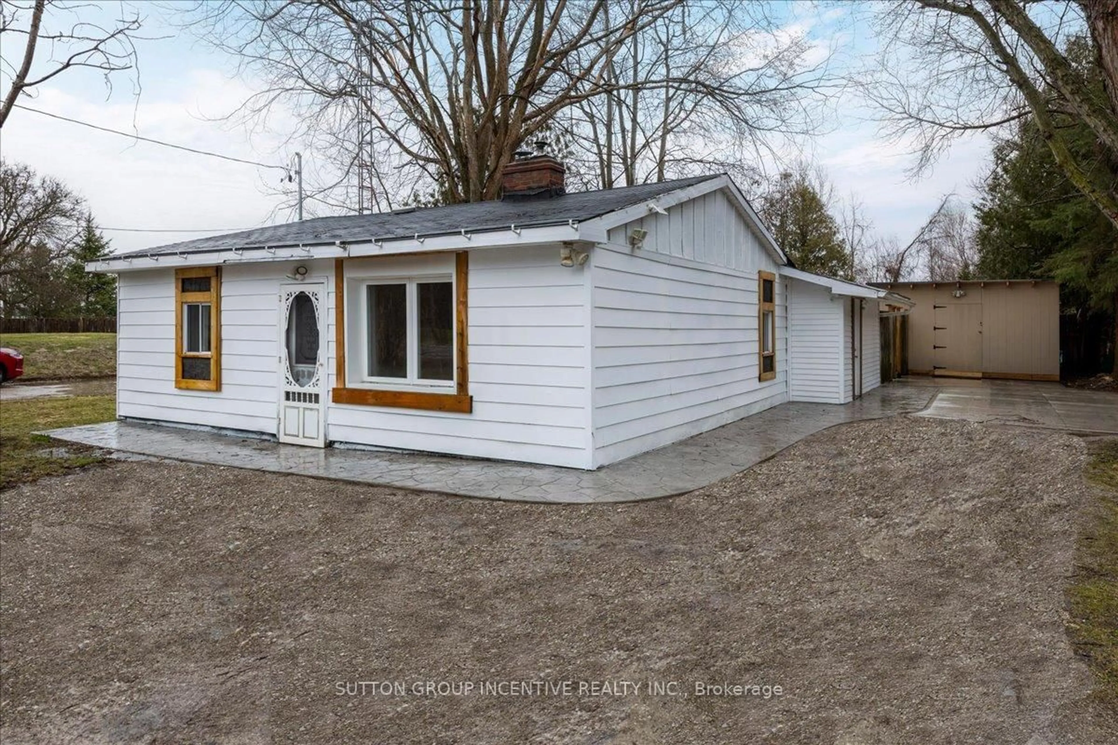 A pic from outside/outdoor area/front of a property/back of a property/a pic from drone, street for 8993 5th Line, Essa Ontario L3W 0C7