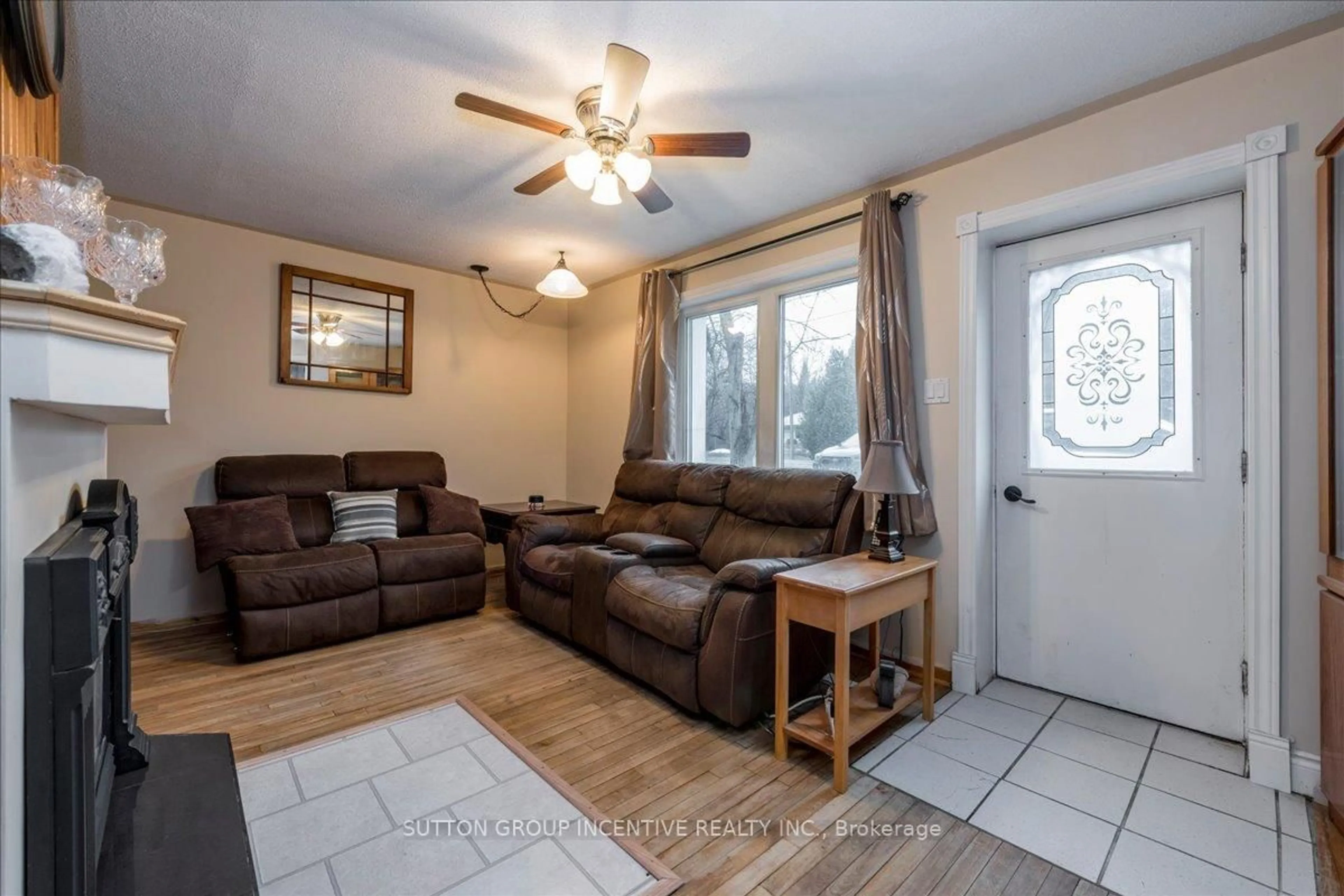 Living room with furniture, unknown for 8993 5th Line, Essa Ontario L3W 0C7