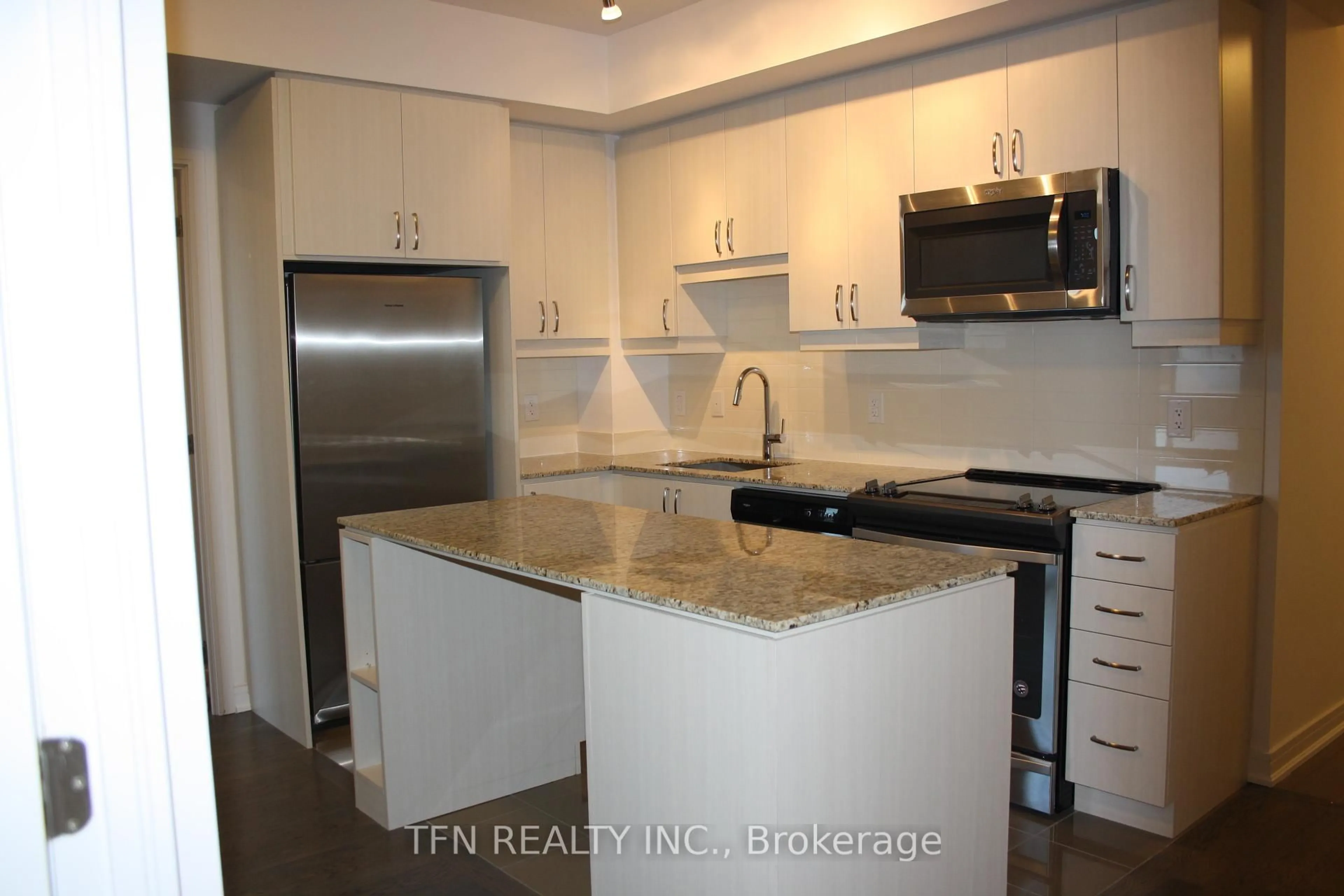 Standard kitchen, unknown for 9201 yonge St #519, Richmond Hill Ontario L4C 6Z2
