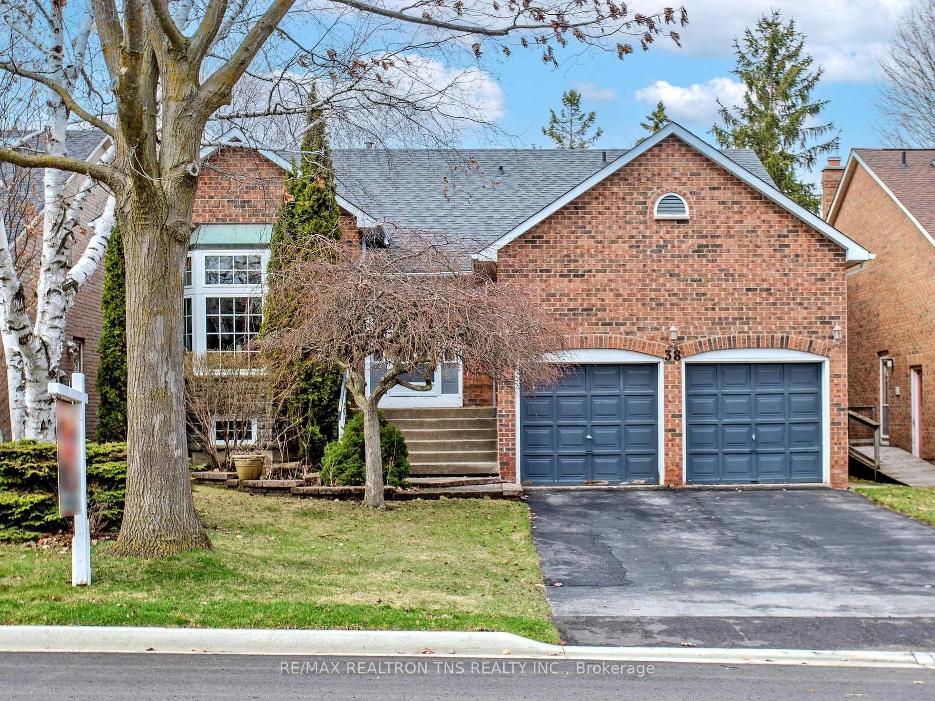 Home with brick exterior material, street for 38 Gilbank Dr, Aurora Ontario L4G 5G5