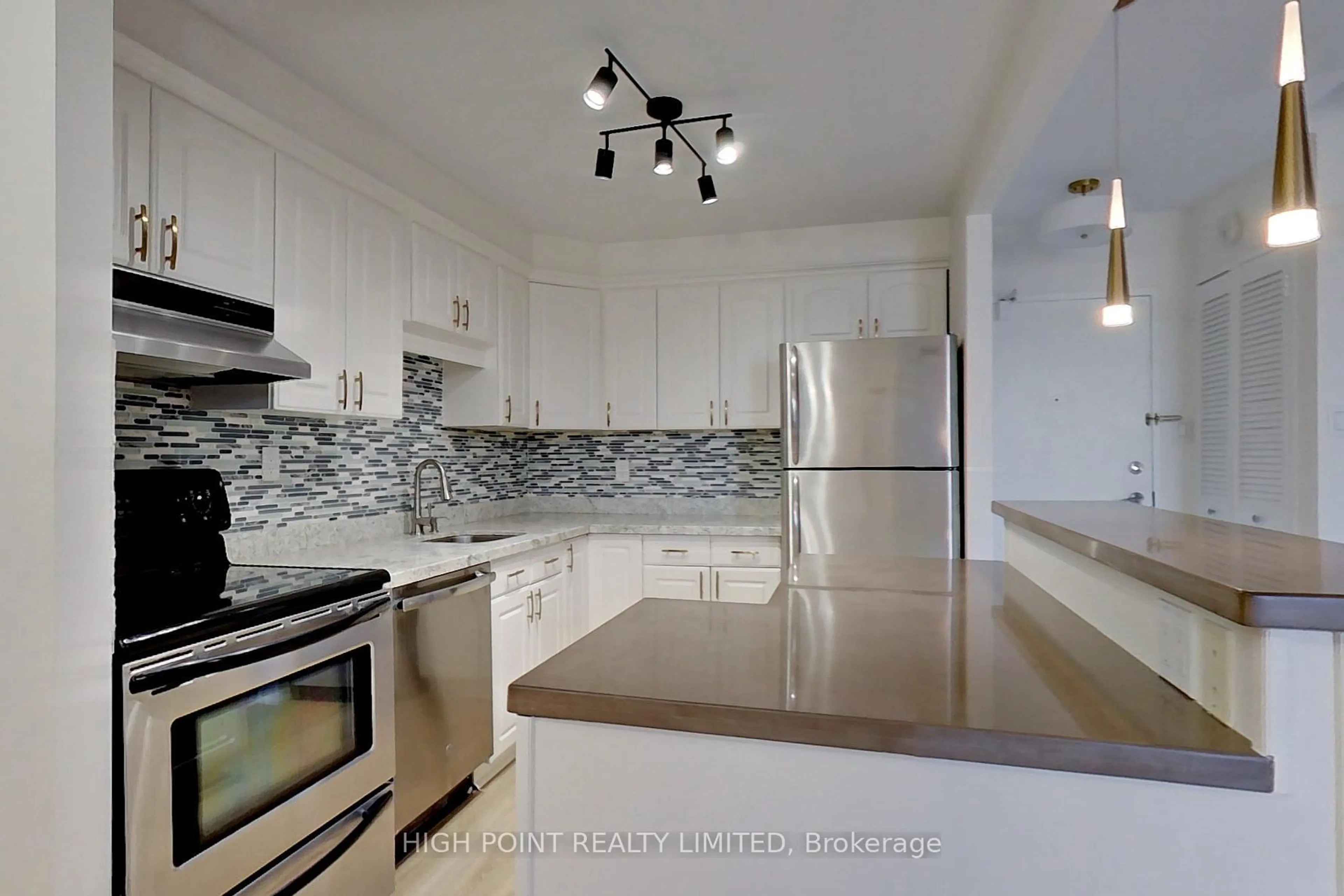 Standard kitchen, ceramic/tile floor for 16 Elgin St #356, Markham Ontario L3T 4T4