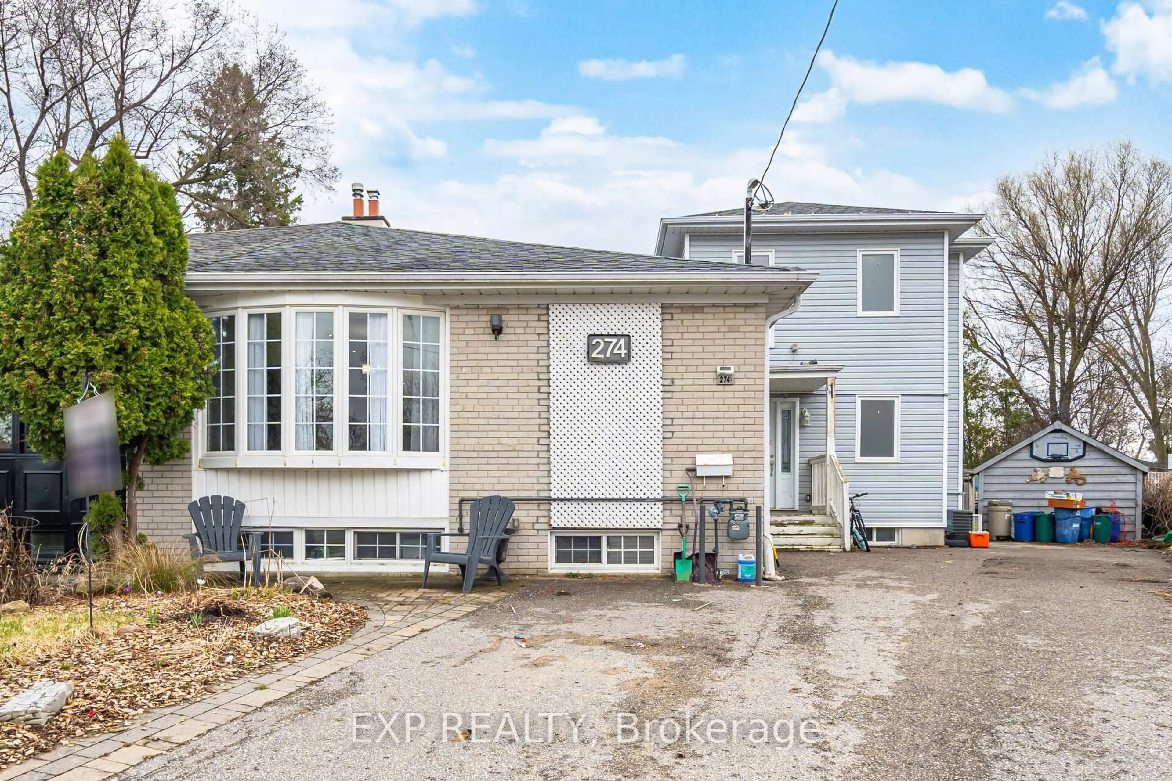 A pic from outside/outdoor area/front of a property/back of a property/a pic from drone, building for 274 Demaine Cres, Richmond Hill Ontario L4C 2W5