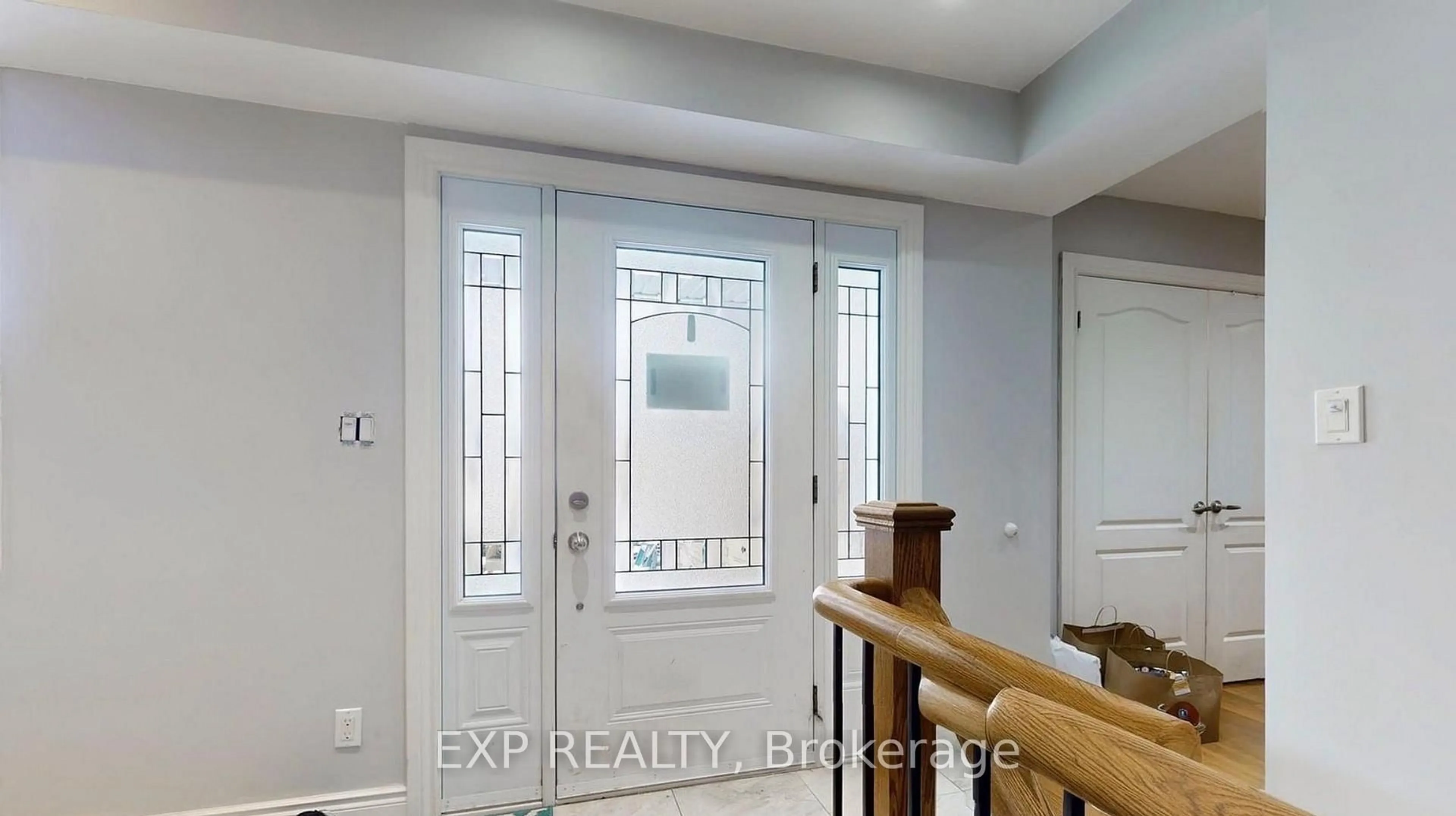 Indoor entryway for 274 Demaine Cres, Richmond Hill Ontario L4C 2W5
