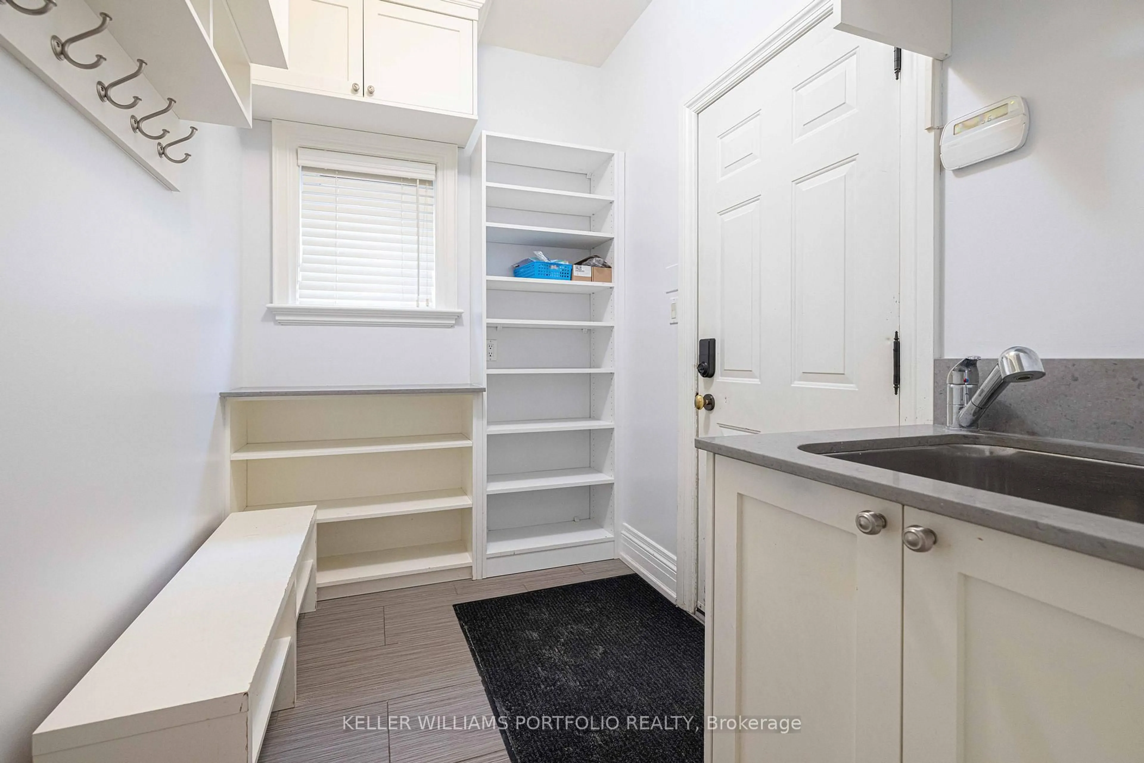 Laundry room for 39 Downing Blvd, Vaughan Ontario L4J 7N9