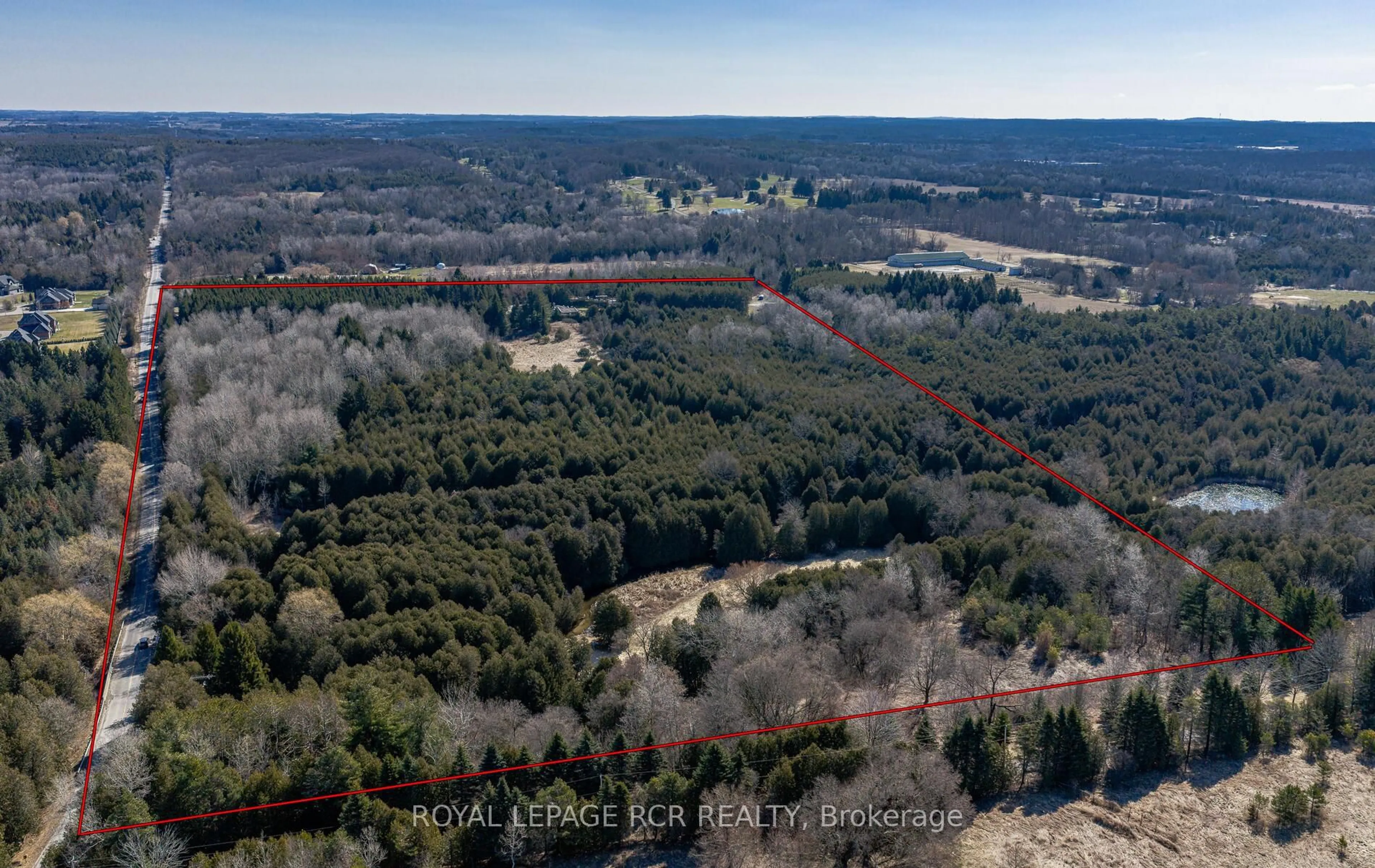 A pic from outside/outdoor area/front of a property/back of a property/a pic from drone, forest/trees view for 2653 Herald Rd, East Gwillimbury Ontario L0G 1V0