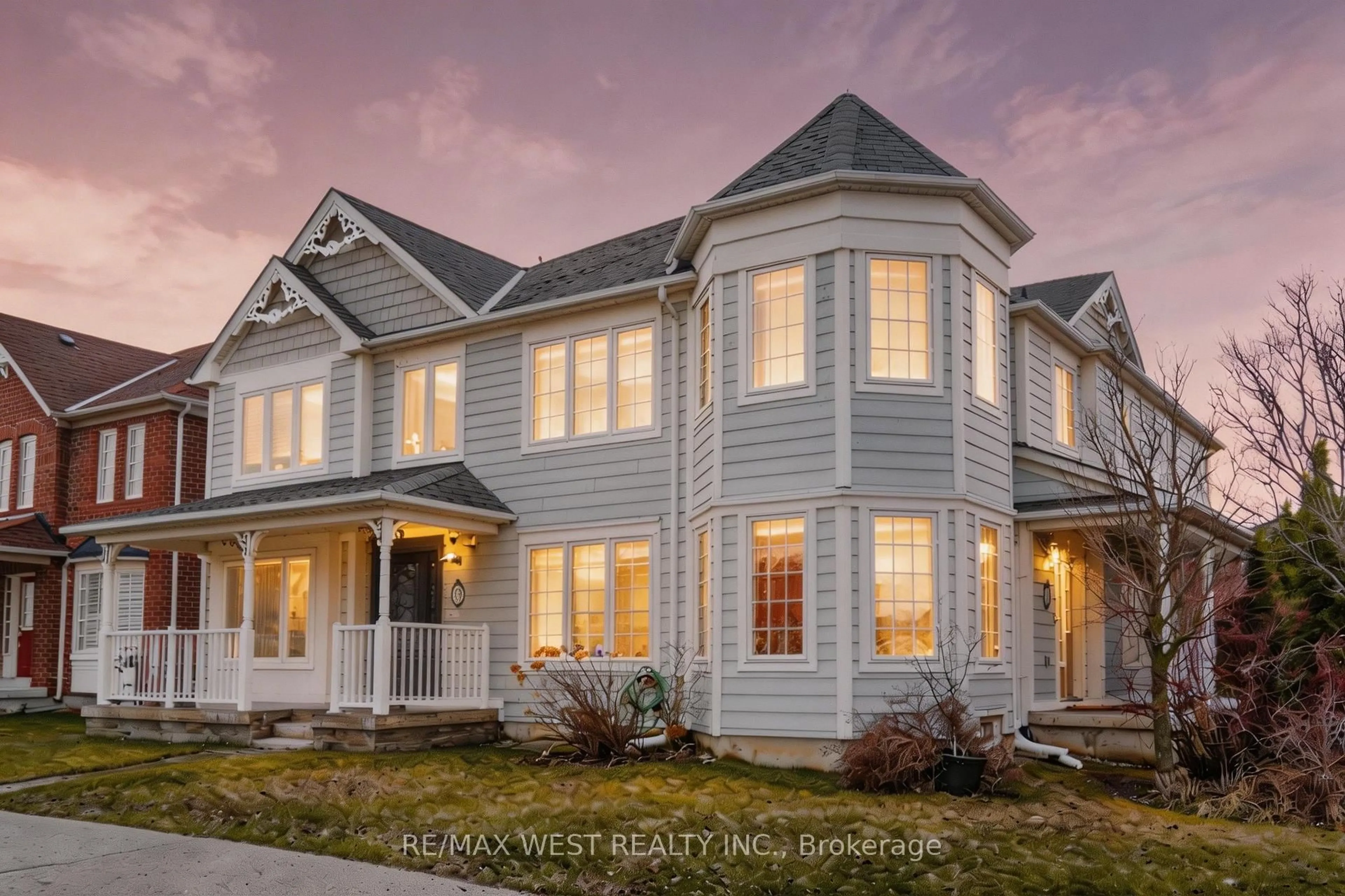 Home with vinyl exterior material, street for 168 Gas Lamp Lane, Markham Ontario L6B 1K5