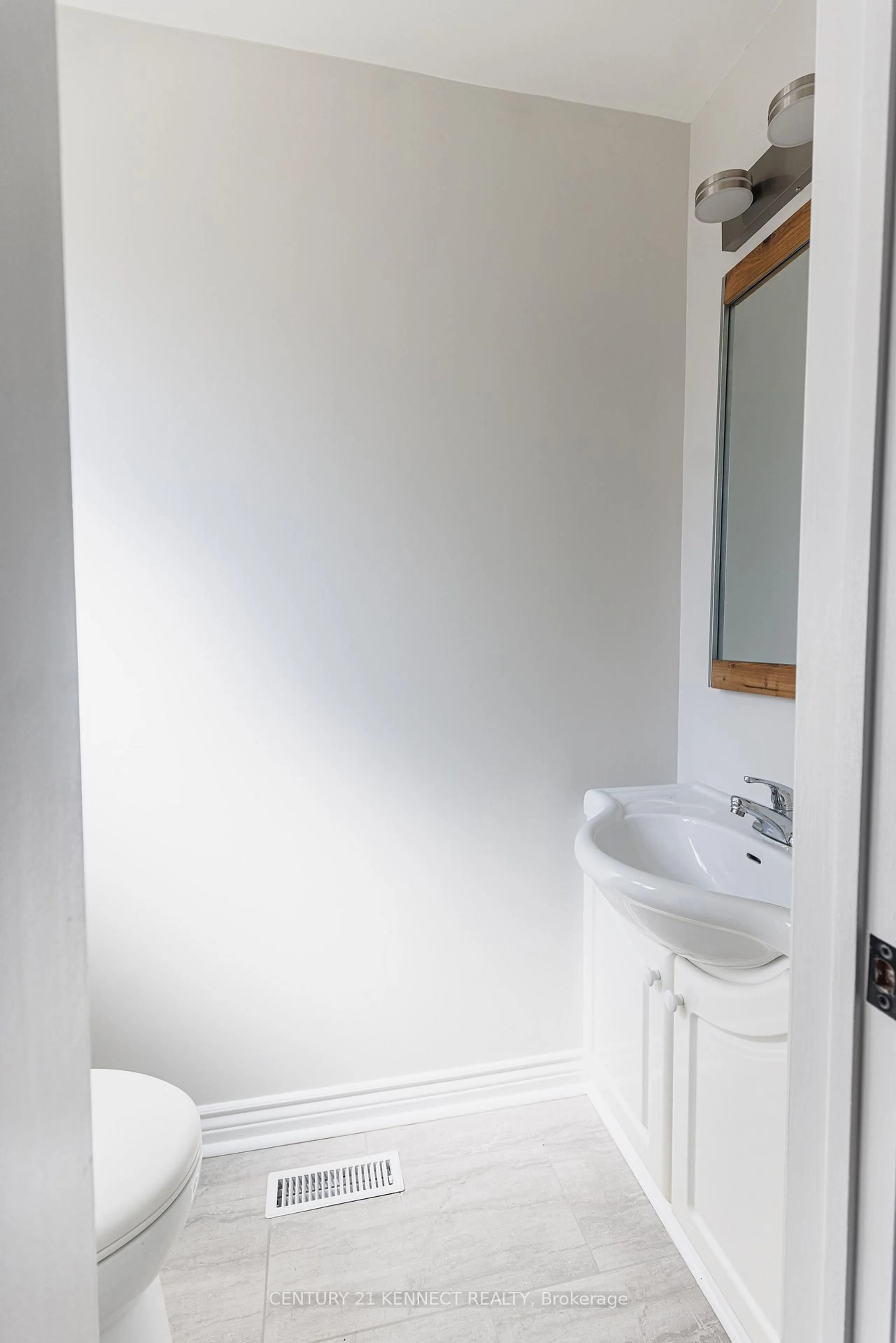 Standard bathroom, unknown for 646 Village Pkwy #55, Markham Ontario L3R 2S7