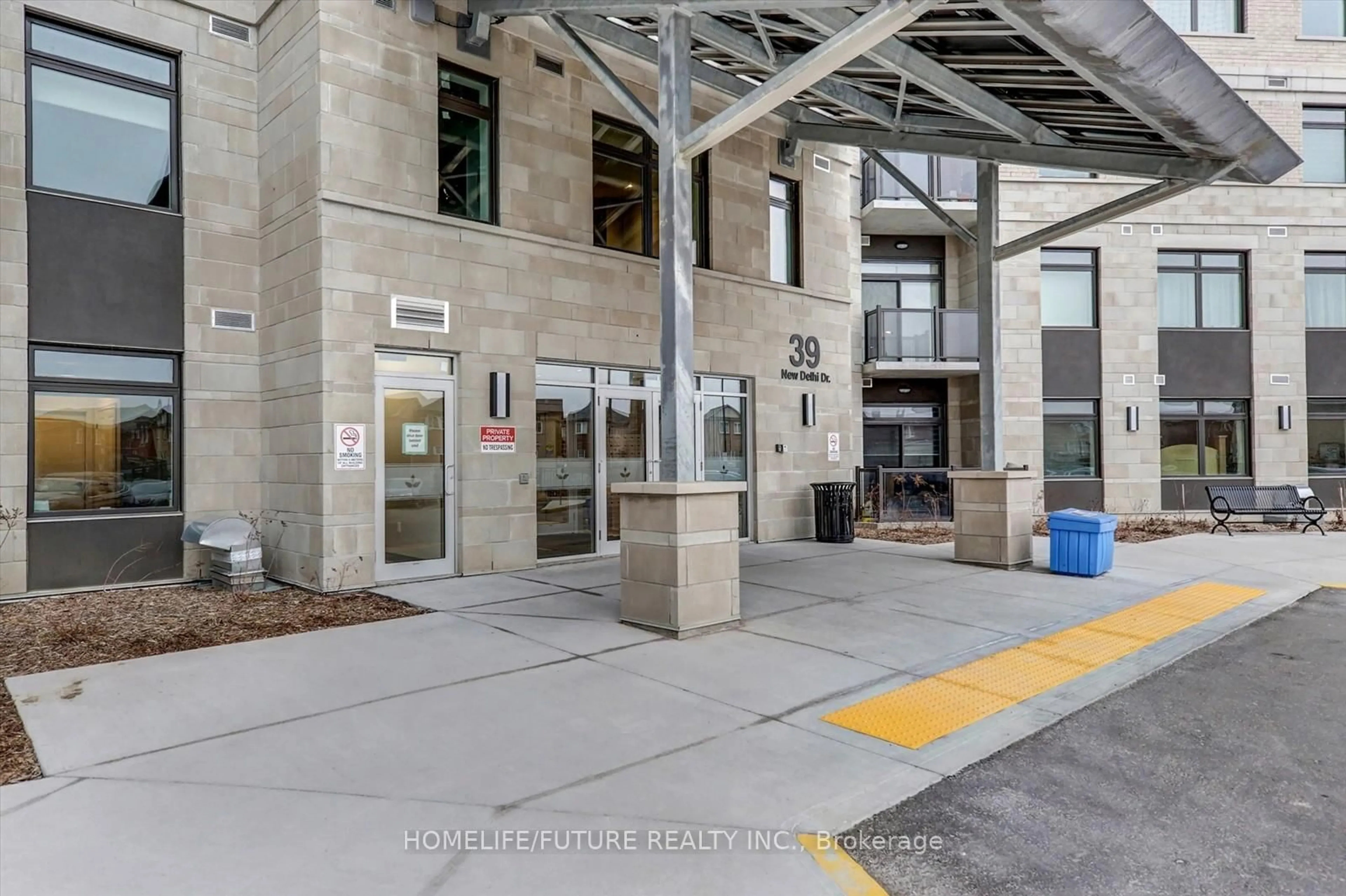 Indoor foyer for 39 New Delhi Dr #717, Markham Ontario L3S 0E1