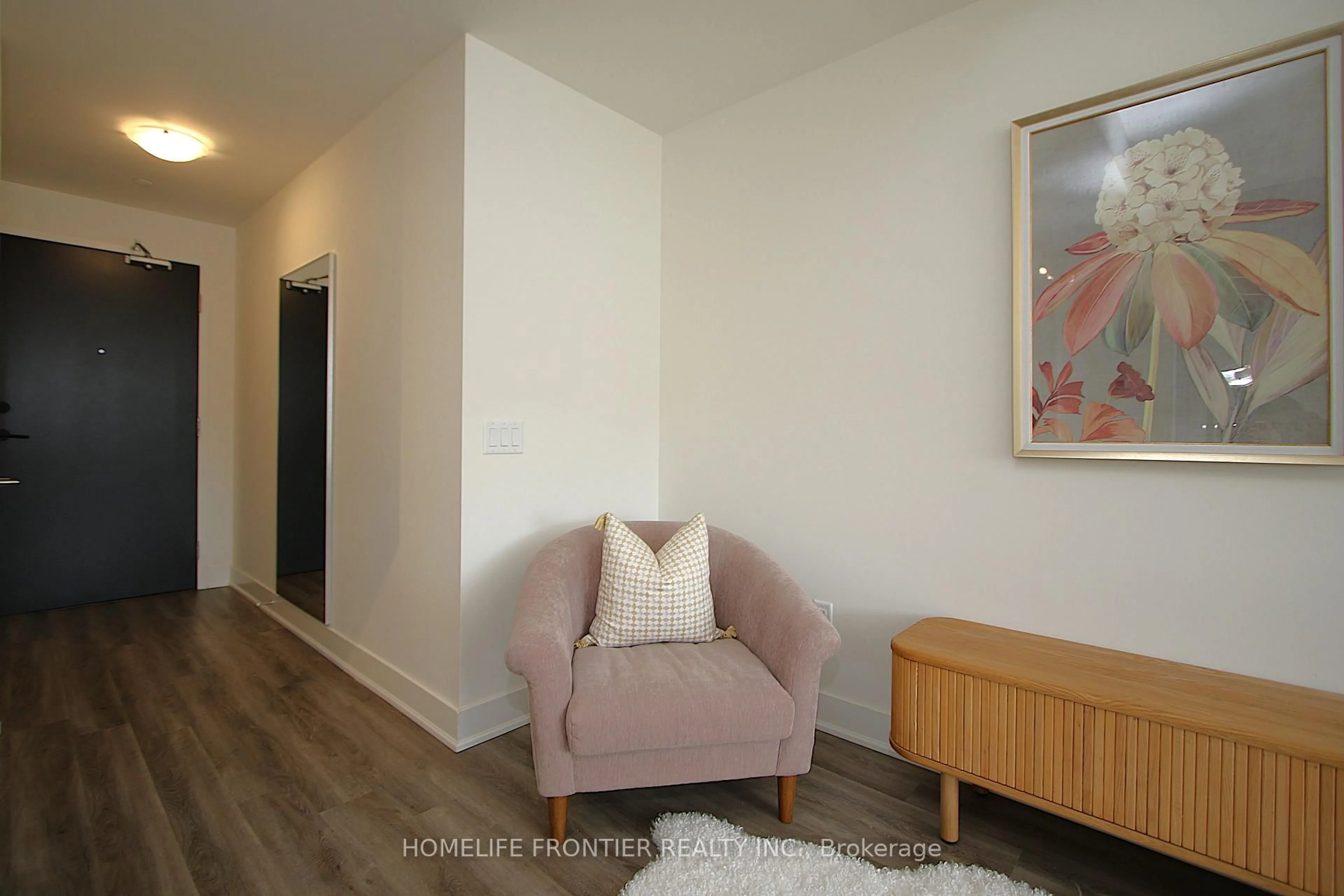 Unknown for 185 Deerfield Rd #220, Newmarket Ontario L2Y 0G7