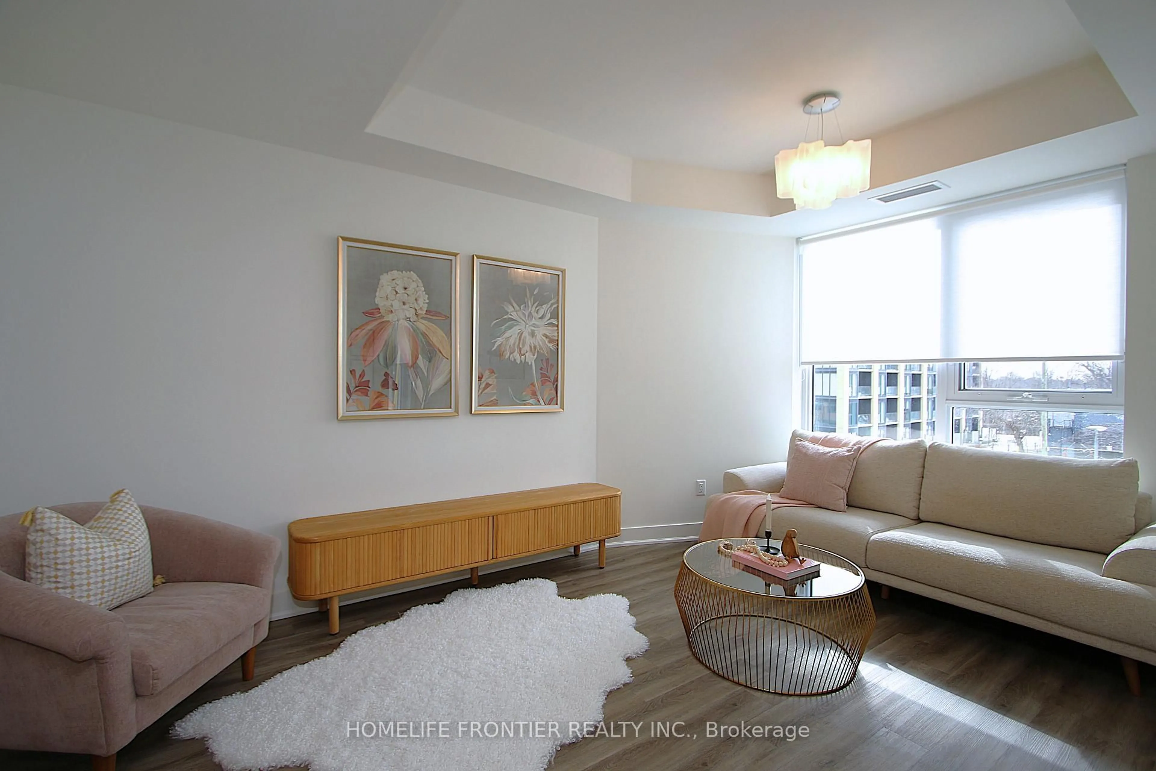 Living room with furniture, unknown for 185 Deerfield Rd #220, Newmarket Ontario L2Y 0G7