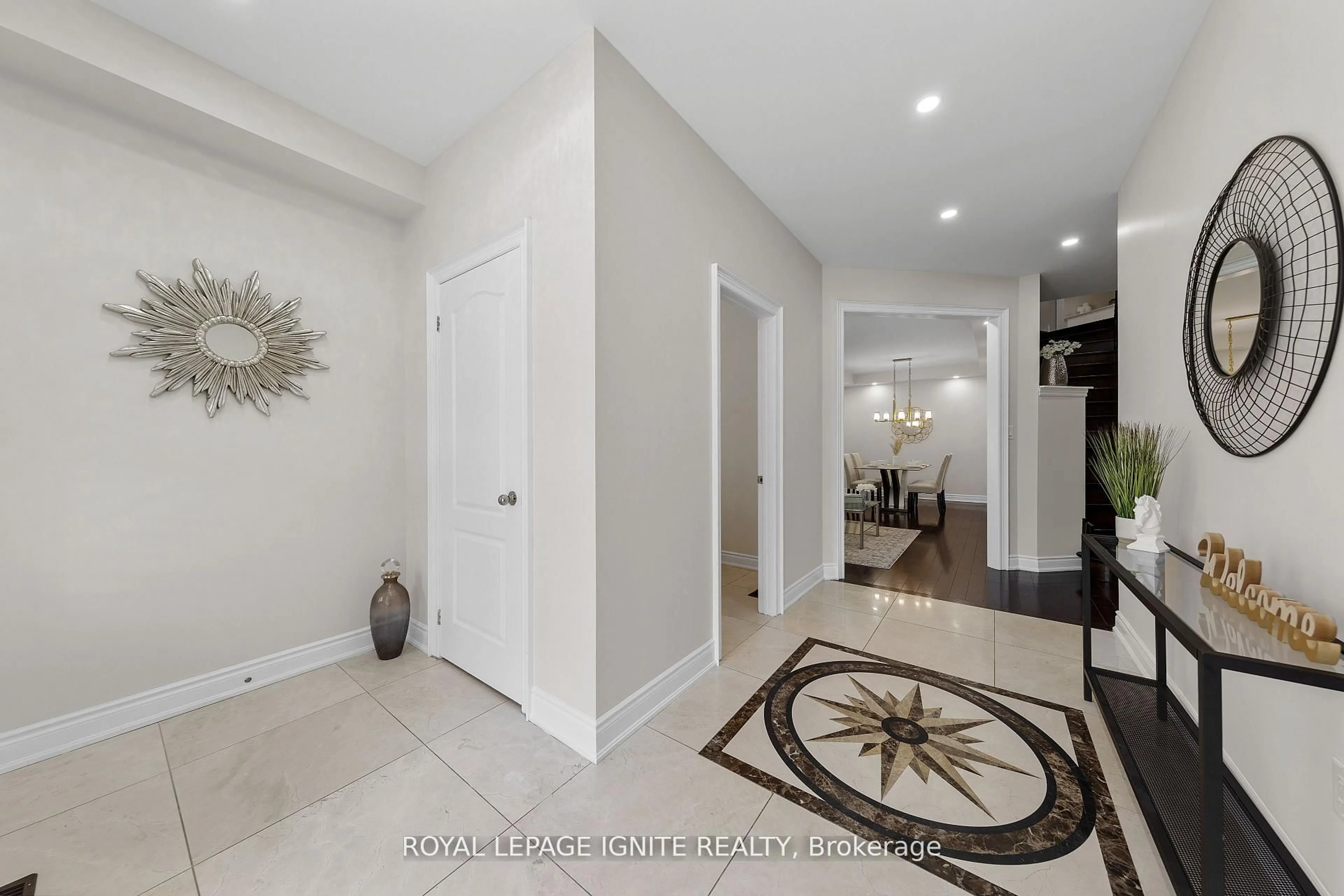 Indoor entryway for 134 Gardiner Dr, Bradford West Gwillimbury Ontario L3Z 0J6