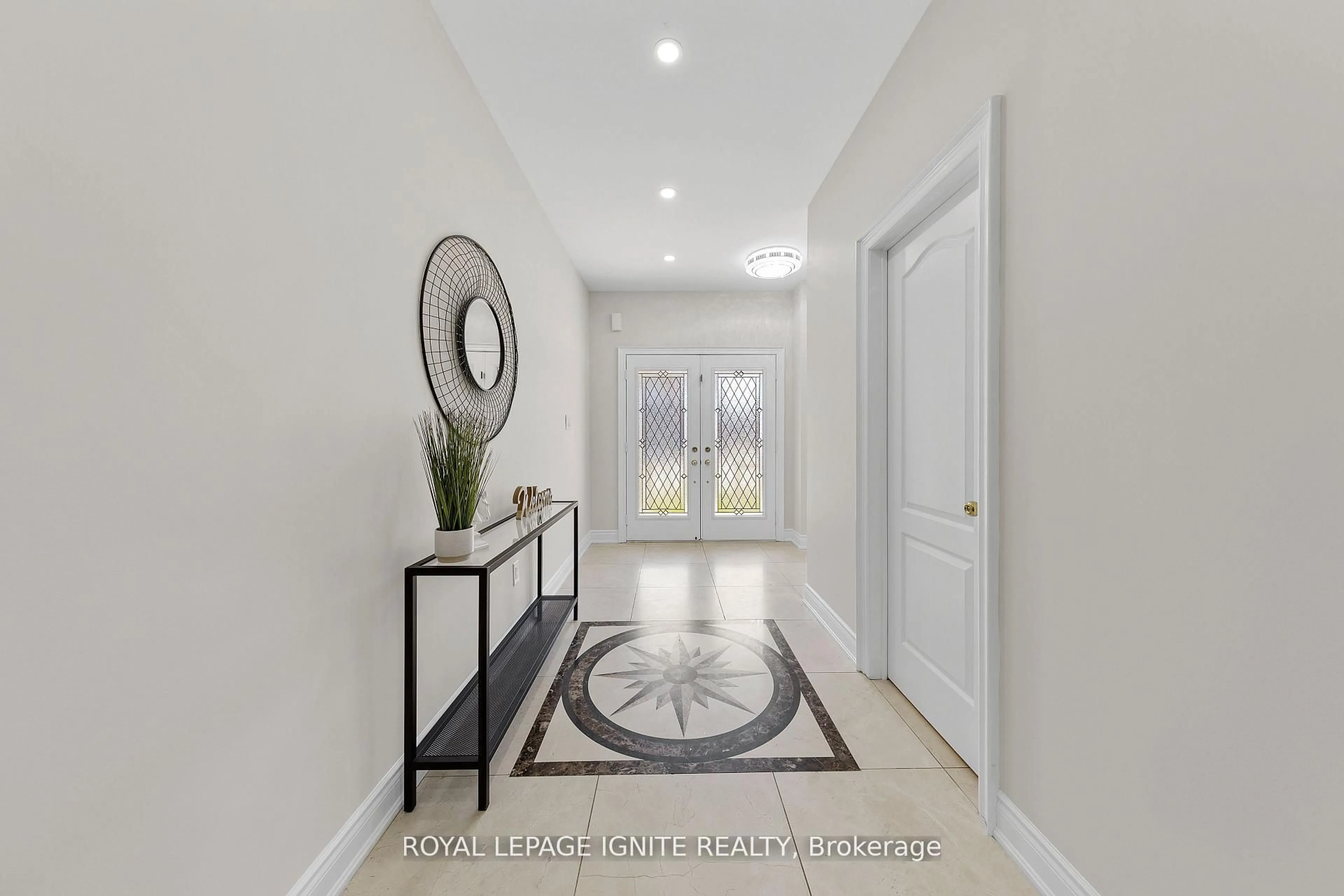 Indoor entryway for 134 Gardiner Dr, Bradford West Gwillimbury Ontario L3Z 0J6