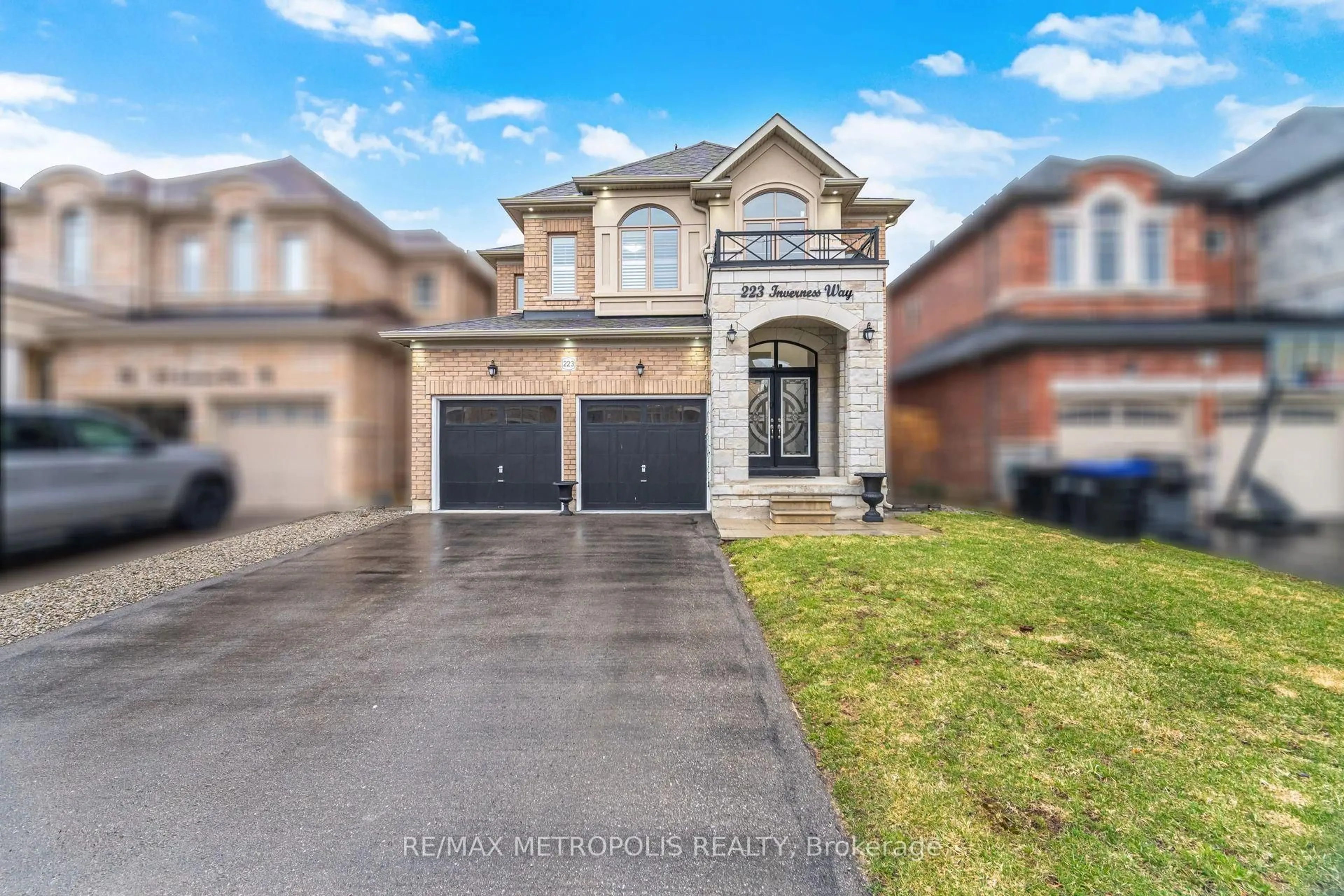 Home with brick exterior material, street for 223 Inverness Way, Bradford West Gwillimbury Ontario L3Z 0W5