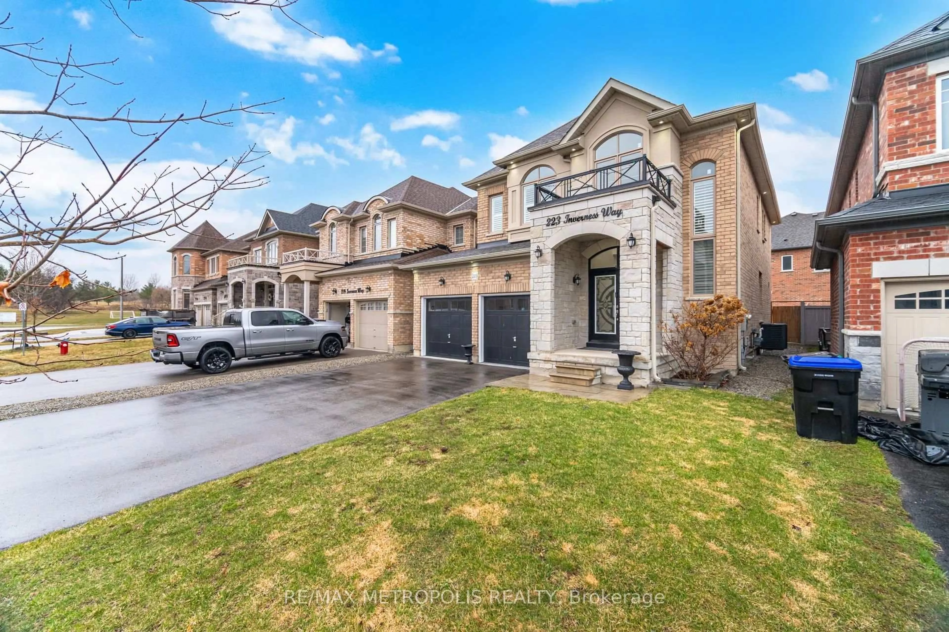 Home with brick exterior material, street for 223 Inverness Way, Bradford West Gwillimbury Ontario L3Z 0W5