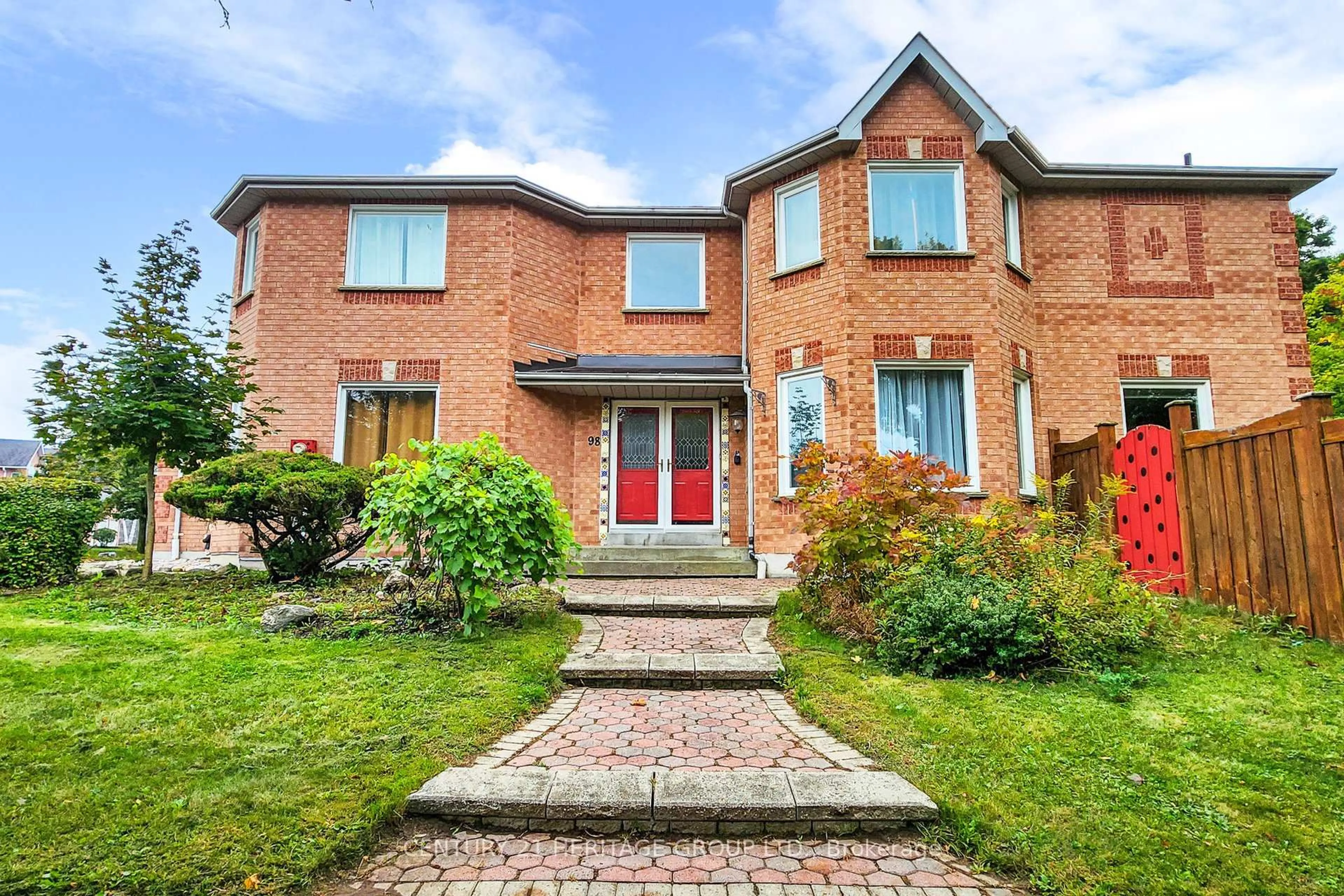 Home with brick exterior material, street for 98 Charing Cres, Aurora Ontario L4G 6P5