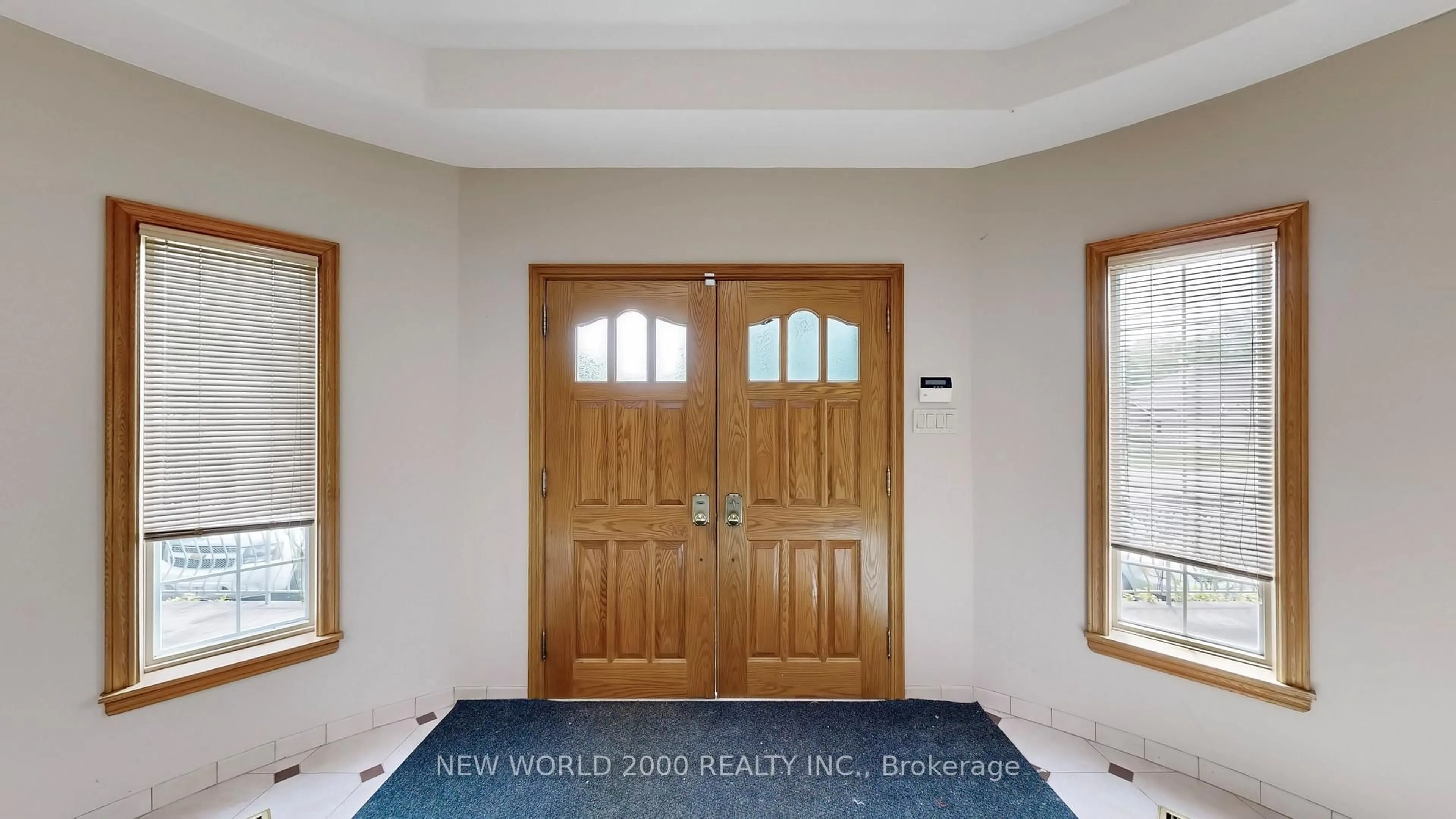 Indoor entryway for 62 Langstaff Rd, Richmond Hill Ontario L4C 6N3