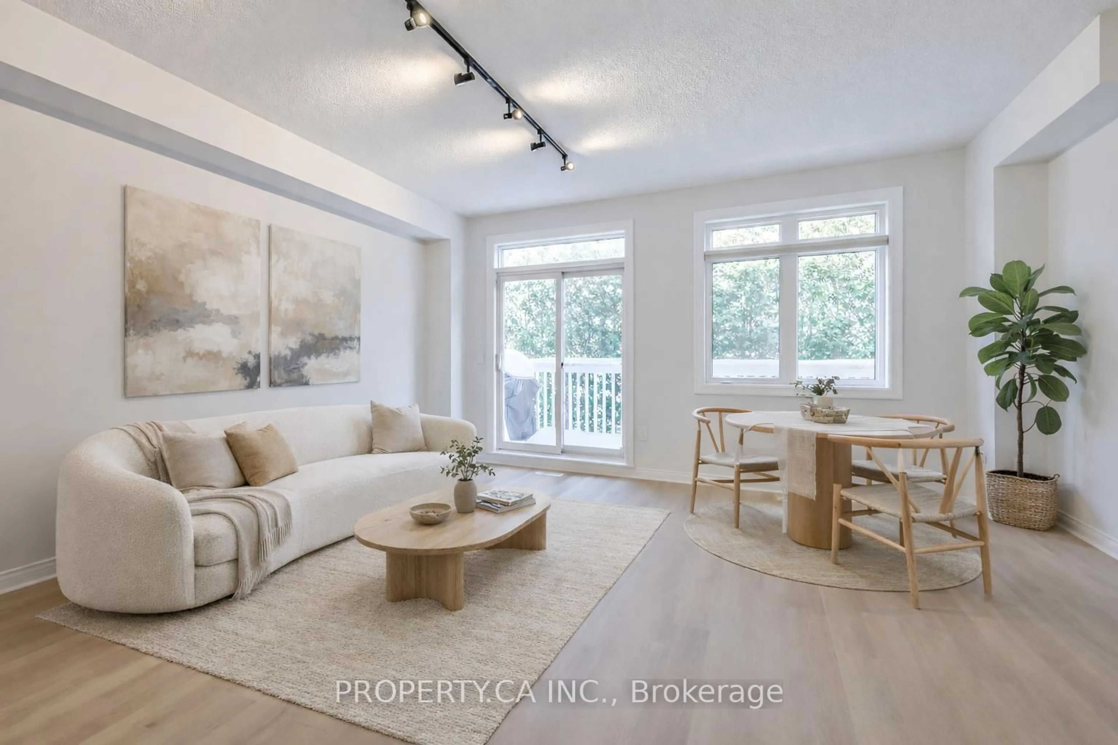 Living room with furniture, unknown for 1051 On Bogart Circ #46, Newmarket Ontario L3Y 8T4