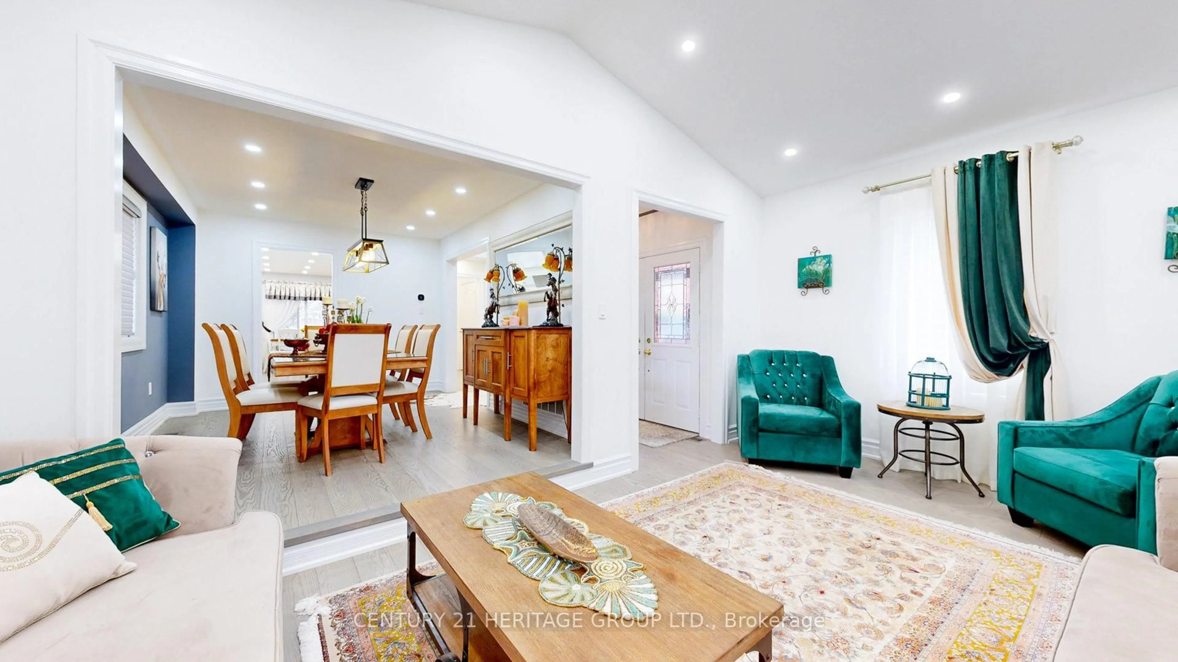 Unknown for 160 Carlyle Cres, Aurora Ontario L4G 6P8