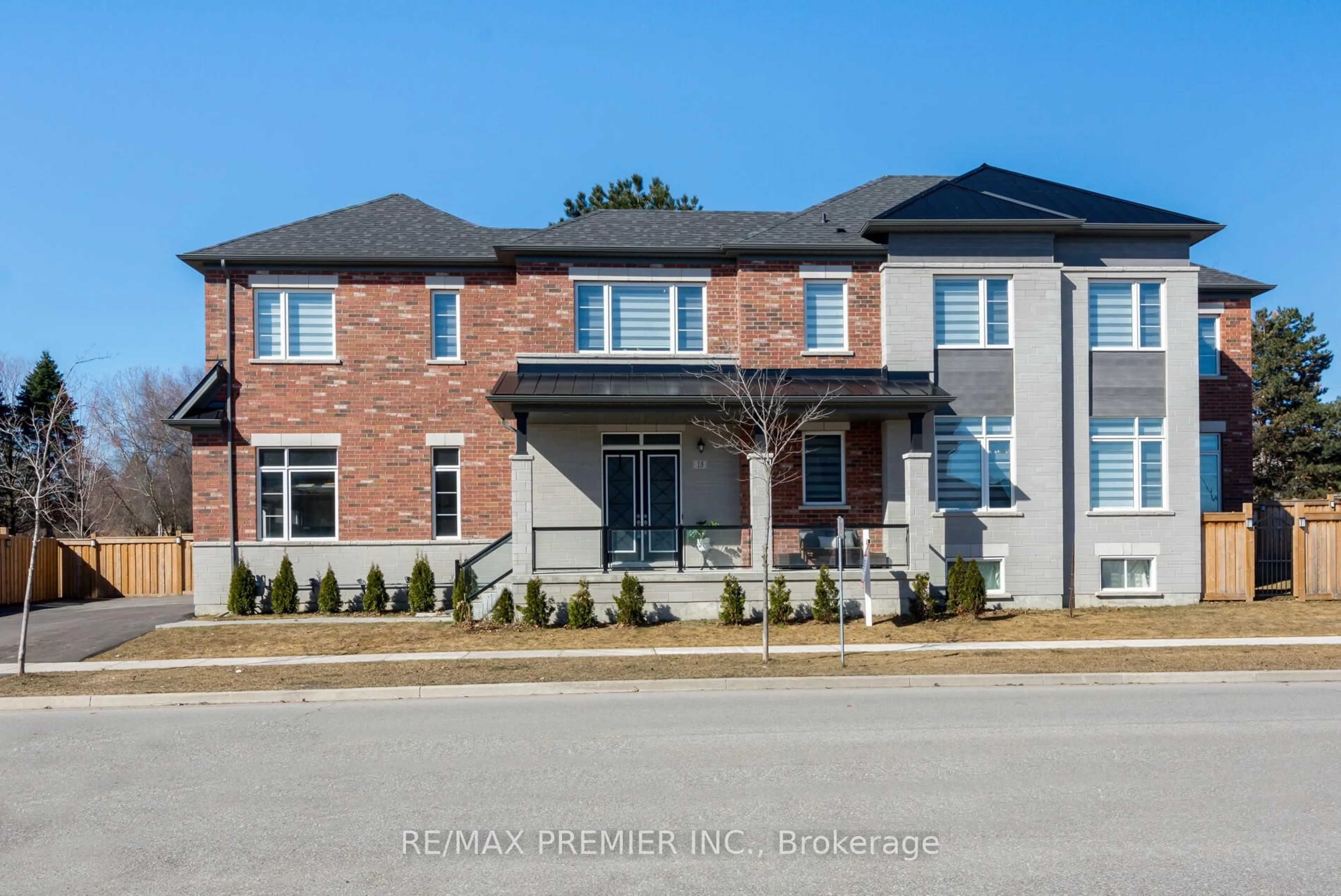 Home with brick exterior material, street for 18 Inverness Way, Bradford West Gwillimbury Ontario L3Z 0W4