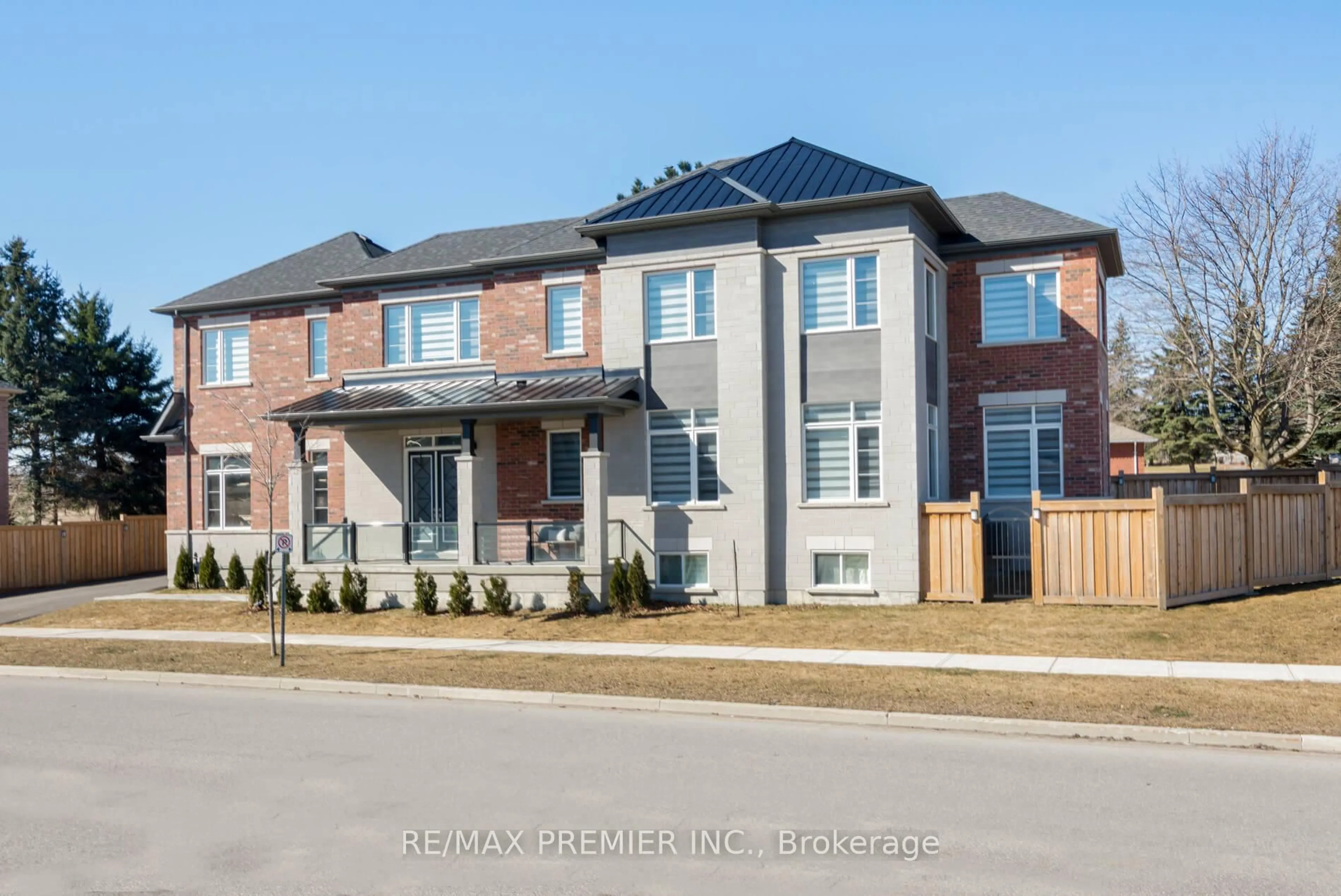 Home with brick exterior material, street for 18 Inverness Way, Bradford West Gwillimbury Ontario L3Z 0W4