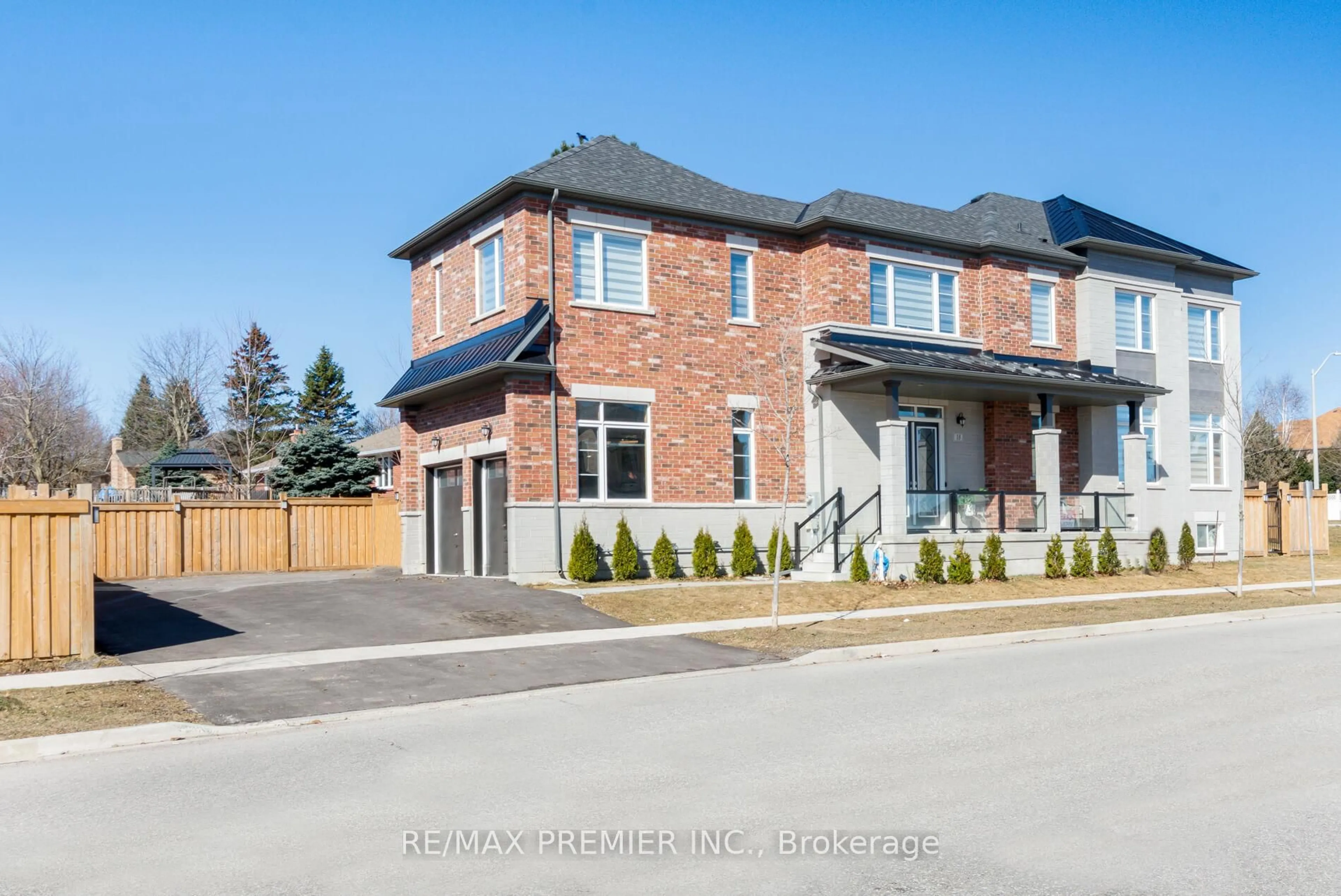 Home with brick exterior material, street for 18 Inverness Way, Bradford West Gwillimbury Ontario L3Z 0W4