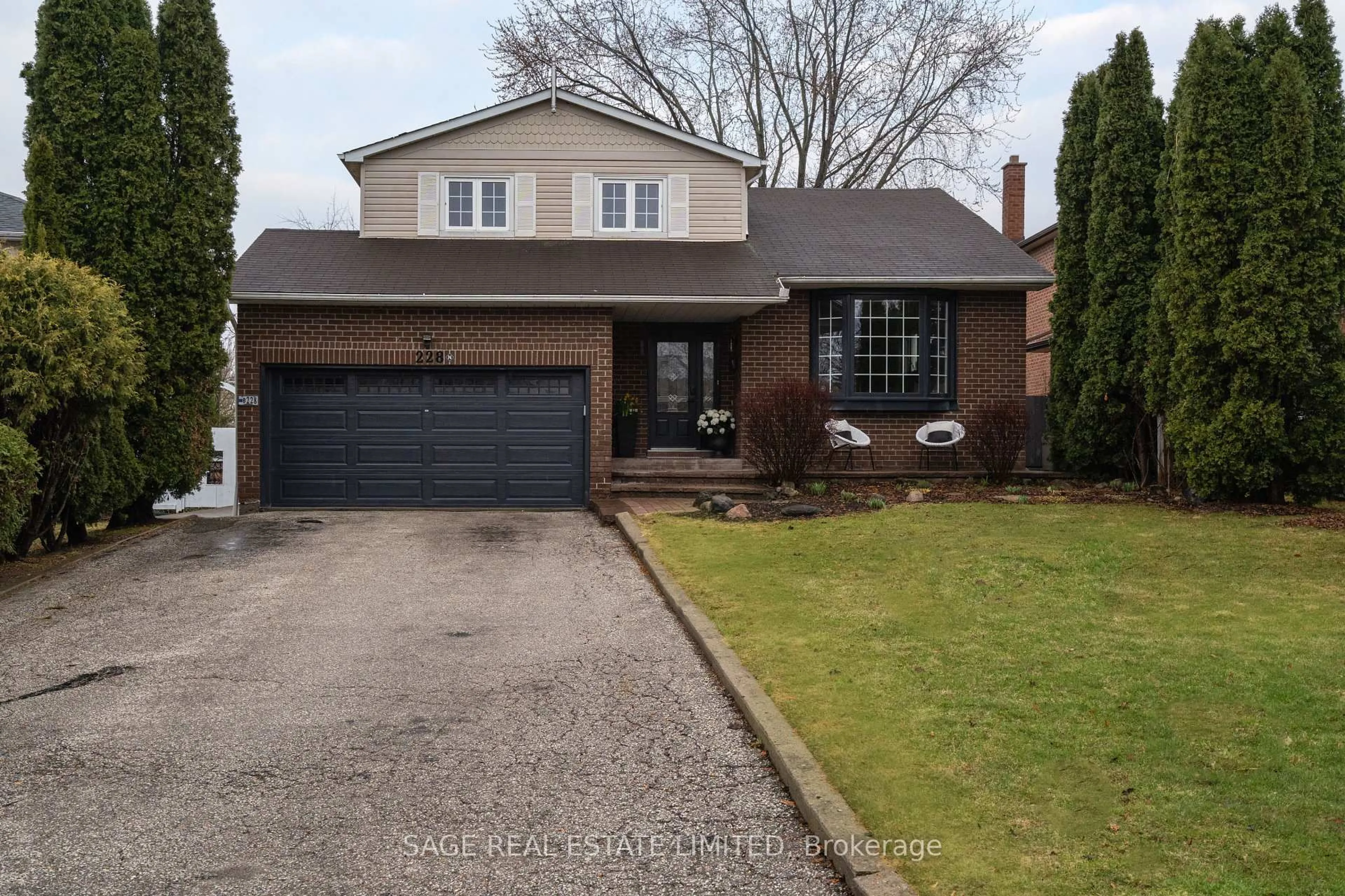 Home with brick exterior material, street for 228 Yorkshire Dr, Newmarket Ontario L3Y 6J7