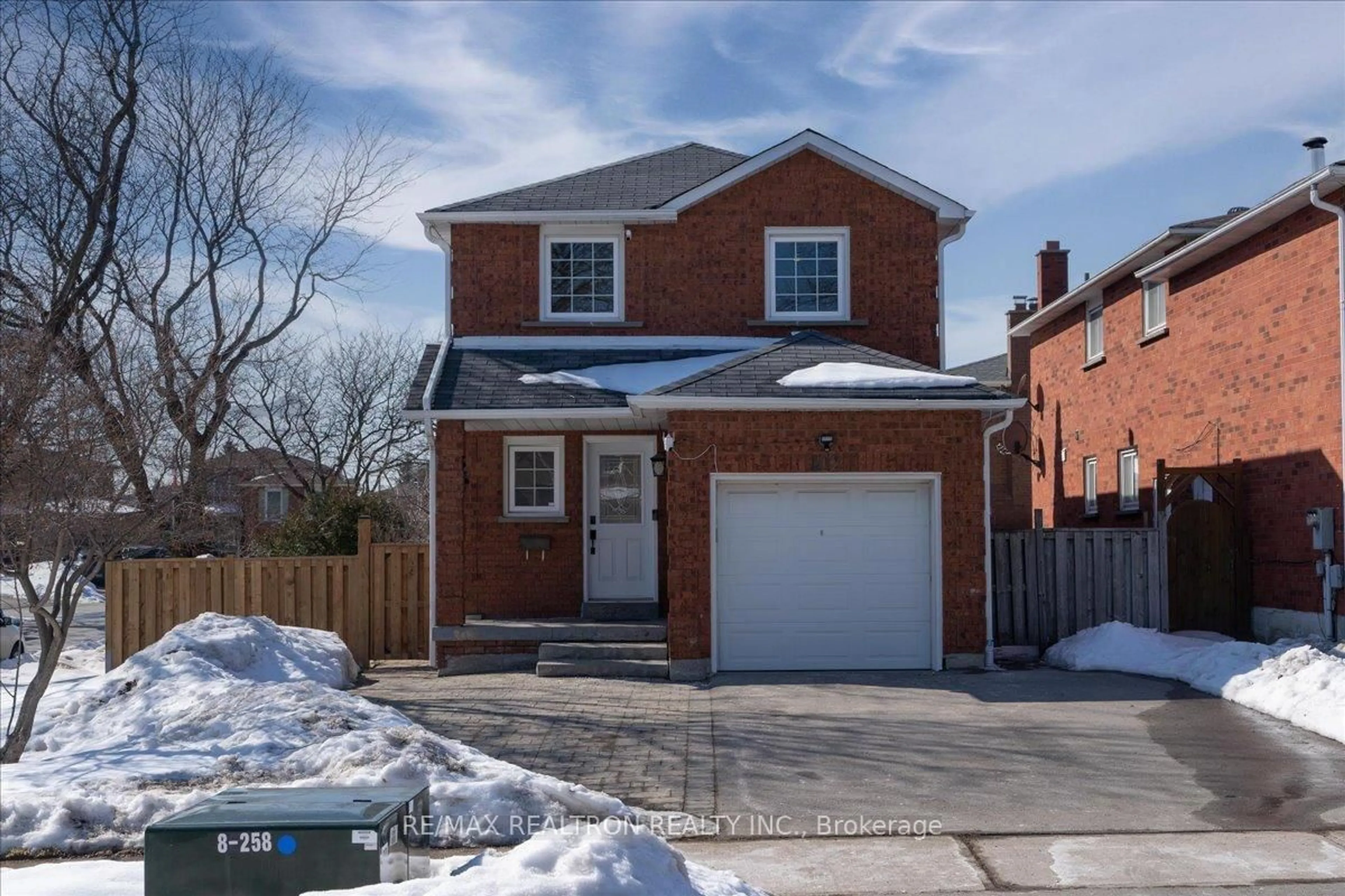 Home with brick exterior material, street for 102 Wade Gate, Vaughan Ontario L4J 5X4
