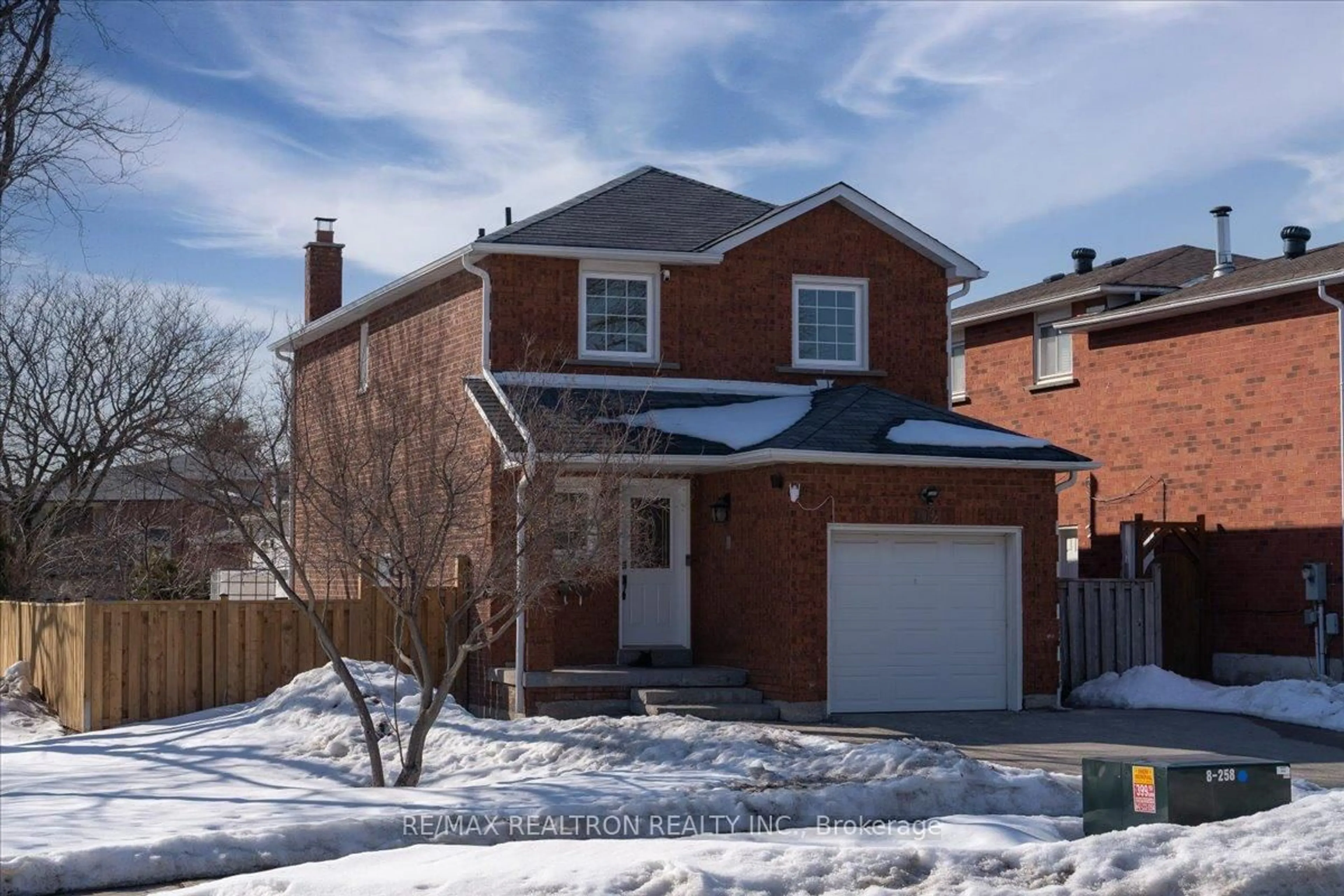 Home with brick exterior material, street for 102 Wade Gate, Vaughan Ontario L4J 5X4