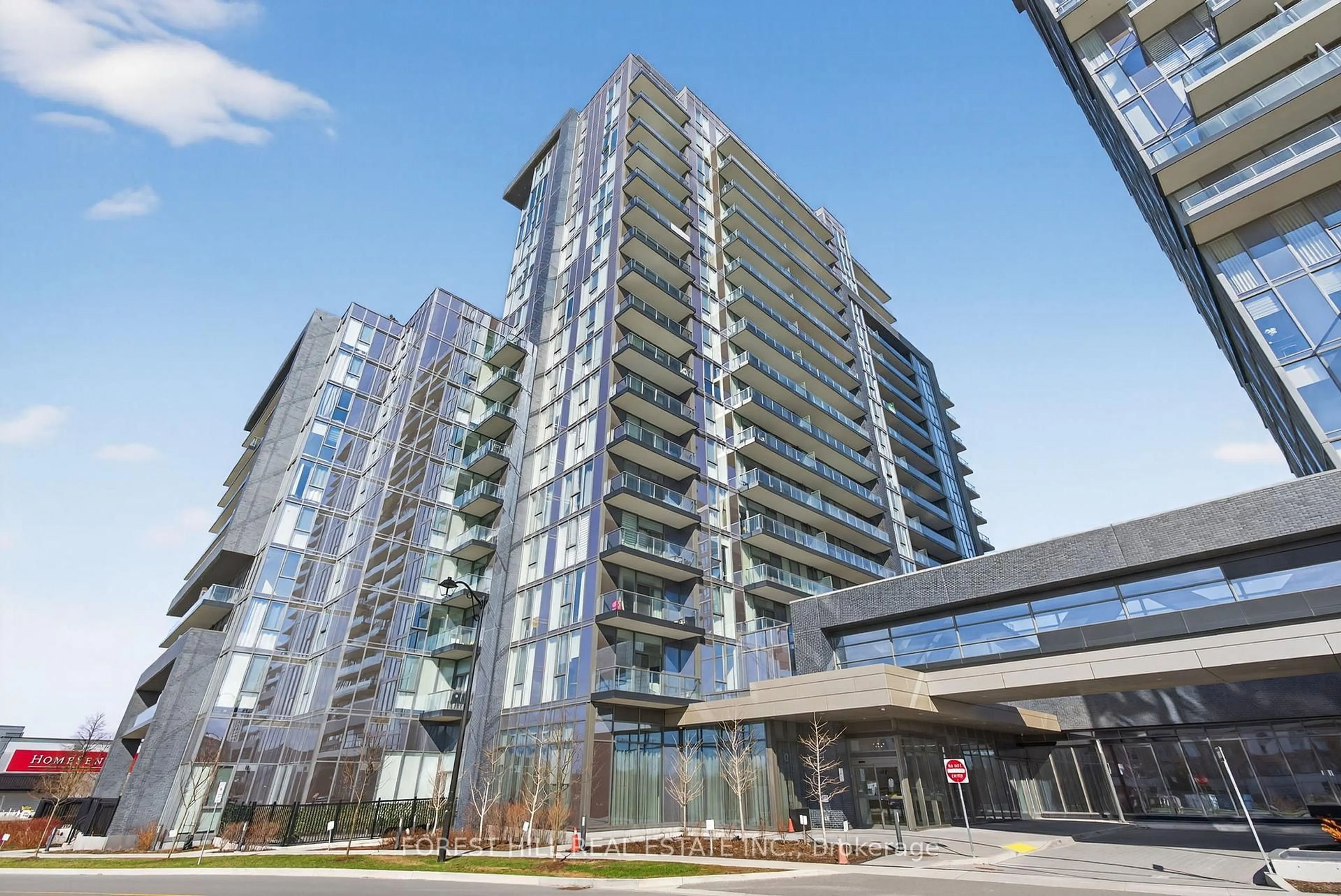 Indoor foyer for 10 Gatineau Dr #208, Vaughan Ontario L4J 0L2