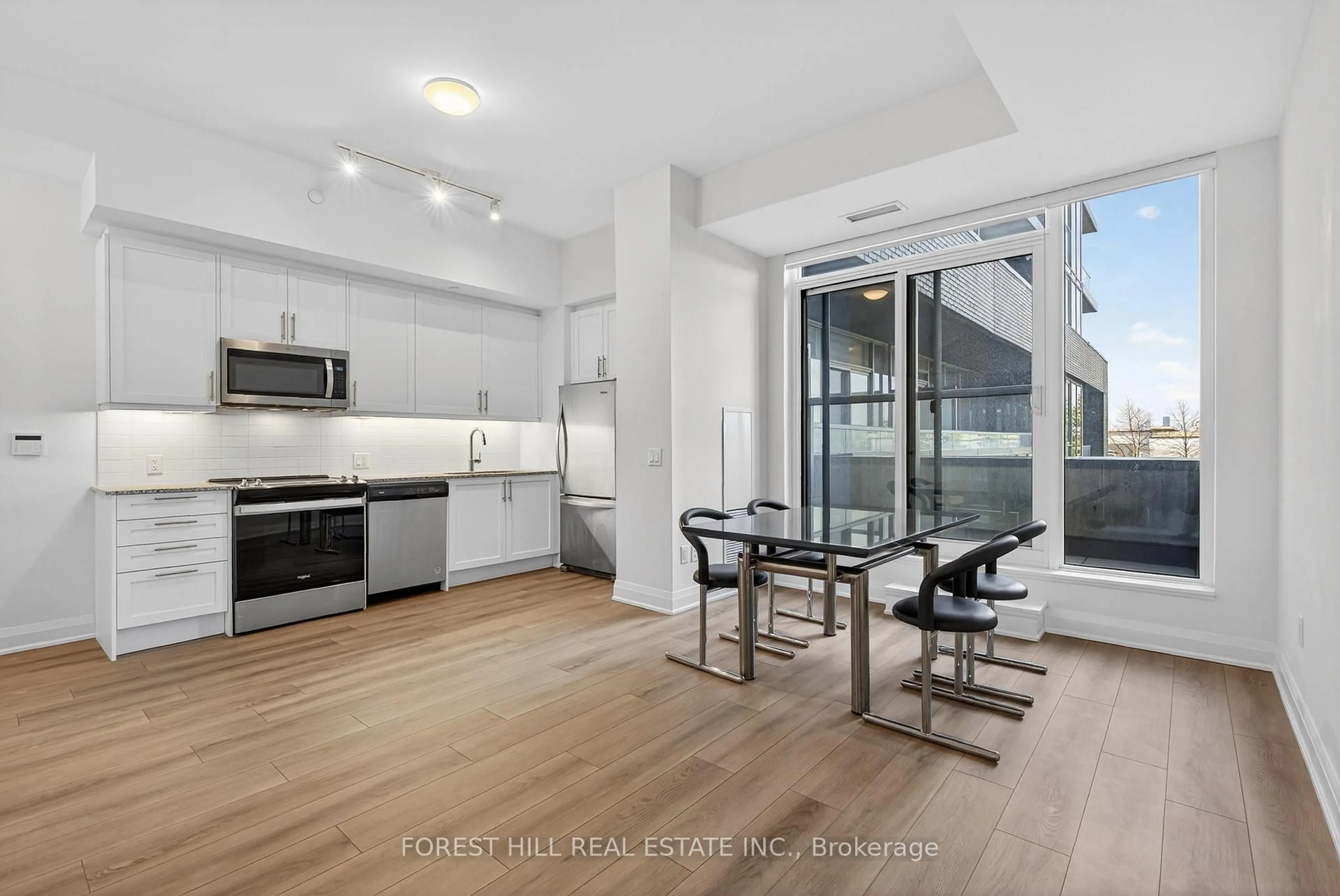 Open concept kitchen, unknown for 10 Gatineau Dr #208, Vaughan Ontario L4J 0L2