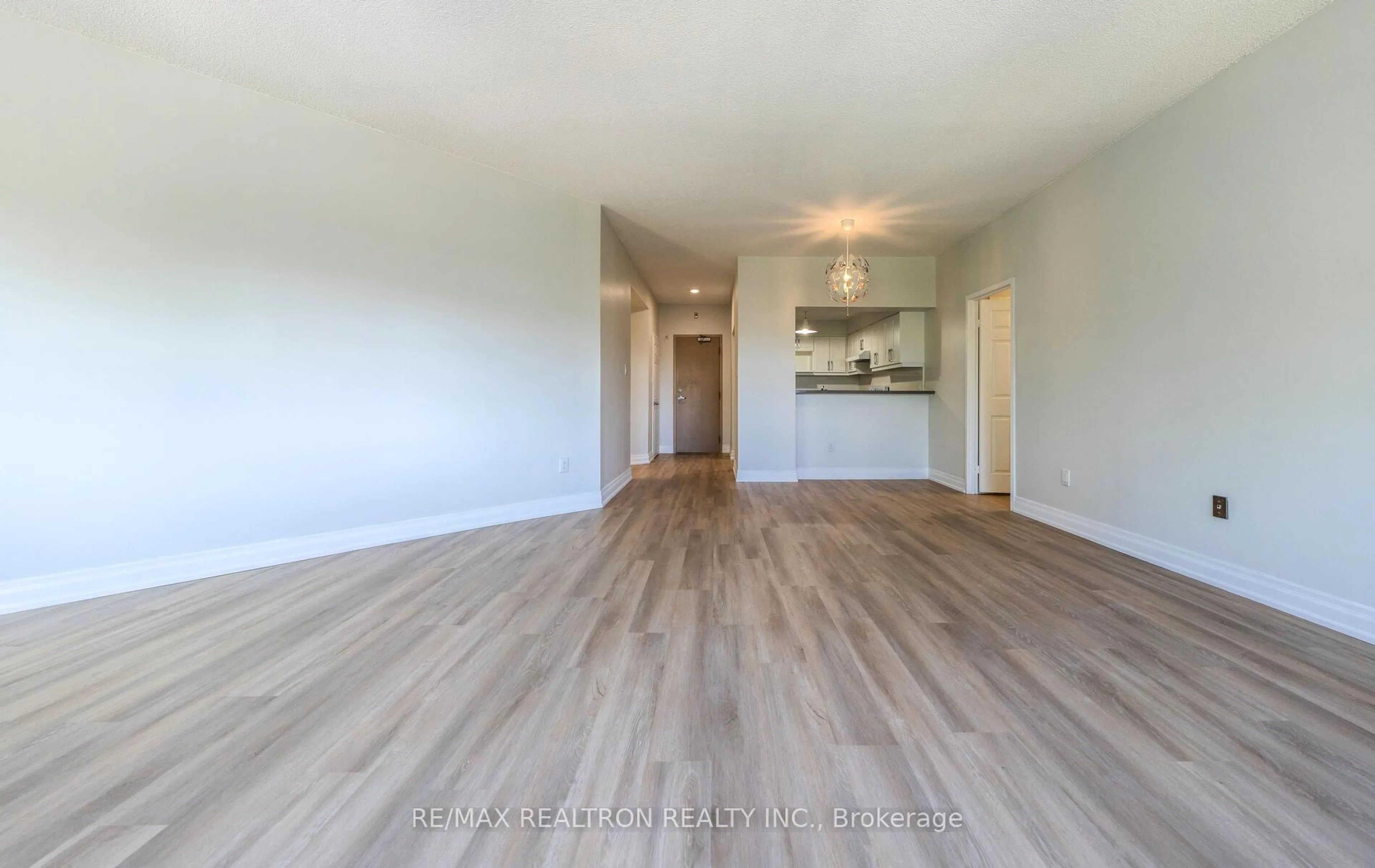 A pic of a room for 9 Chalmers Rd #Ph8, Richmond Hill Ontario L4B 3N3