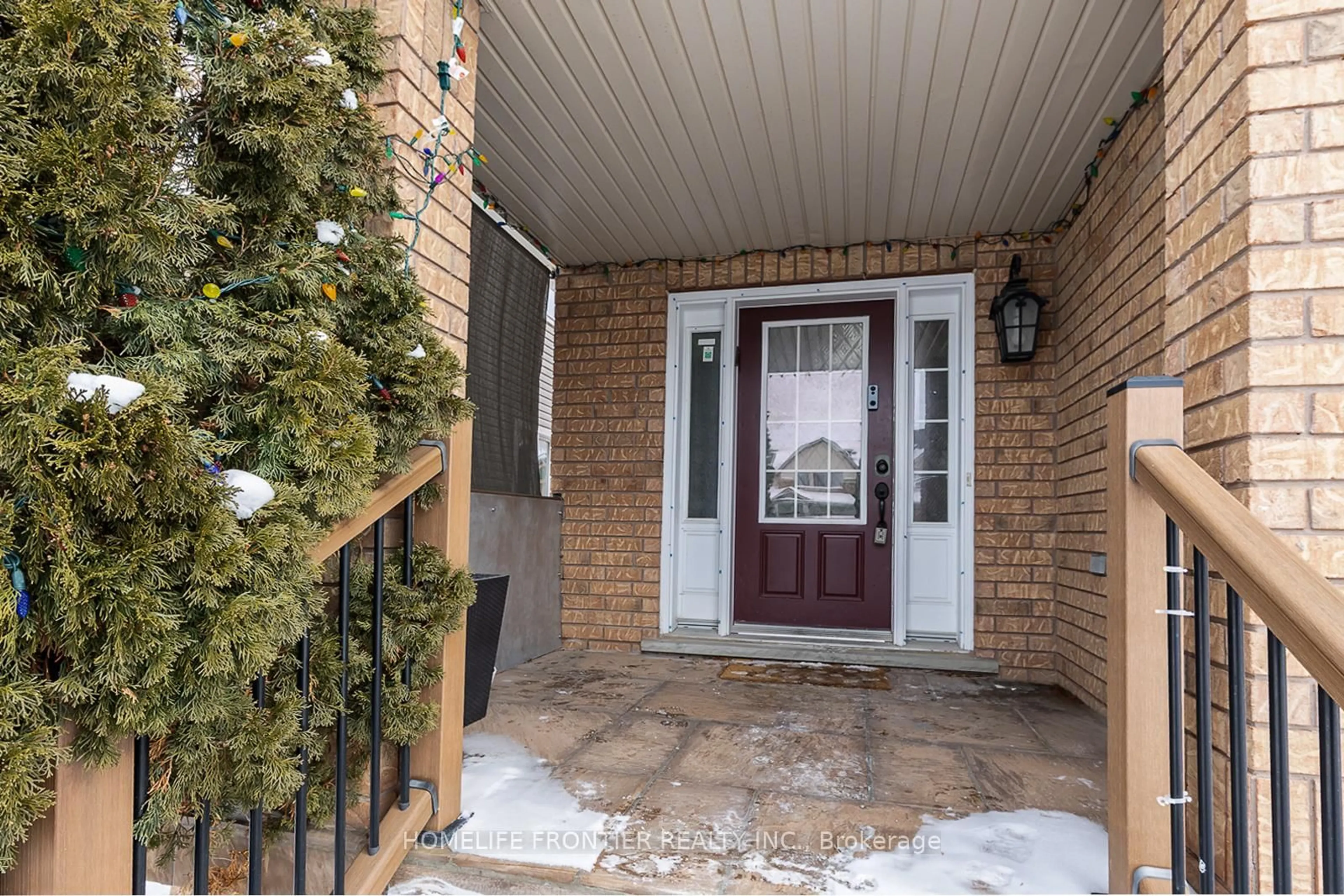 Indoor entryway for 65 West Park Ave, Bradford West Gwillimbury Ontario L3Z 0A7
