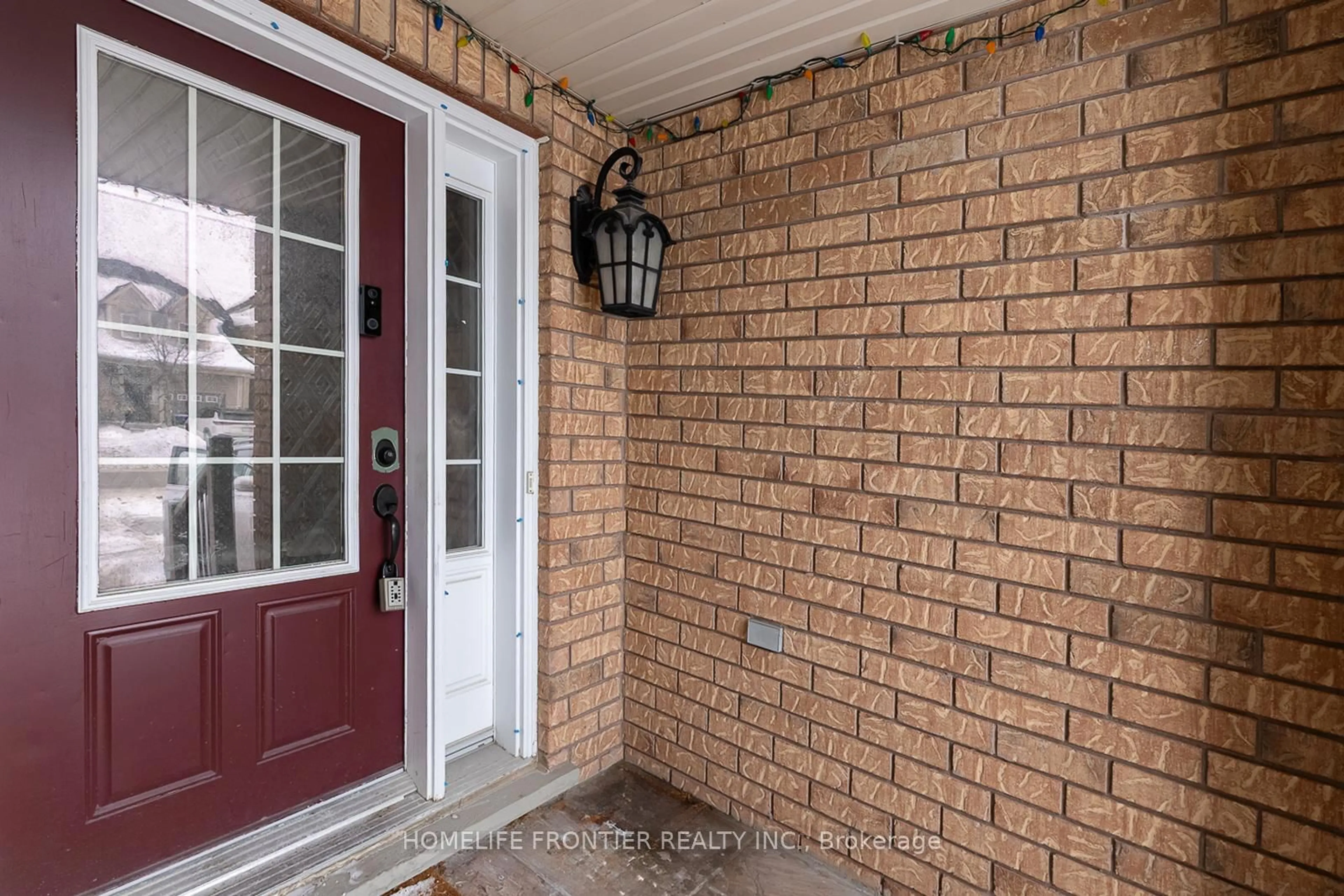 Indoor entryway for 65 West Park Ave, Bradford West Gwillimbury Ontario L3Z 0A7