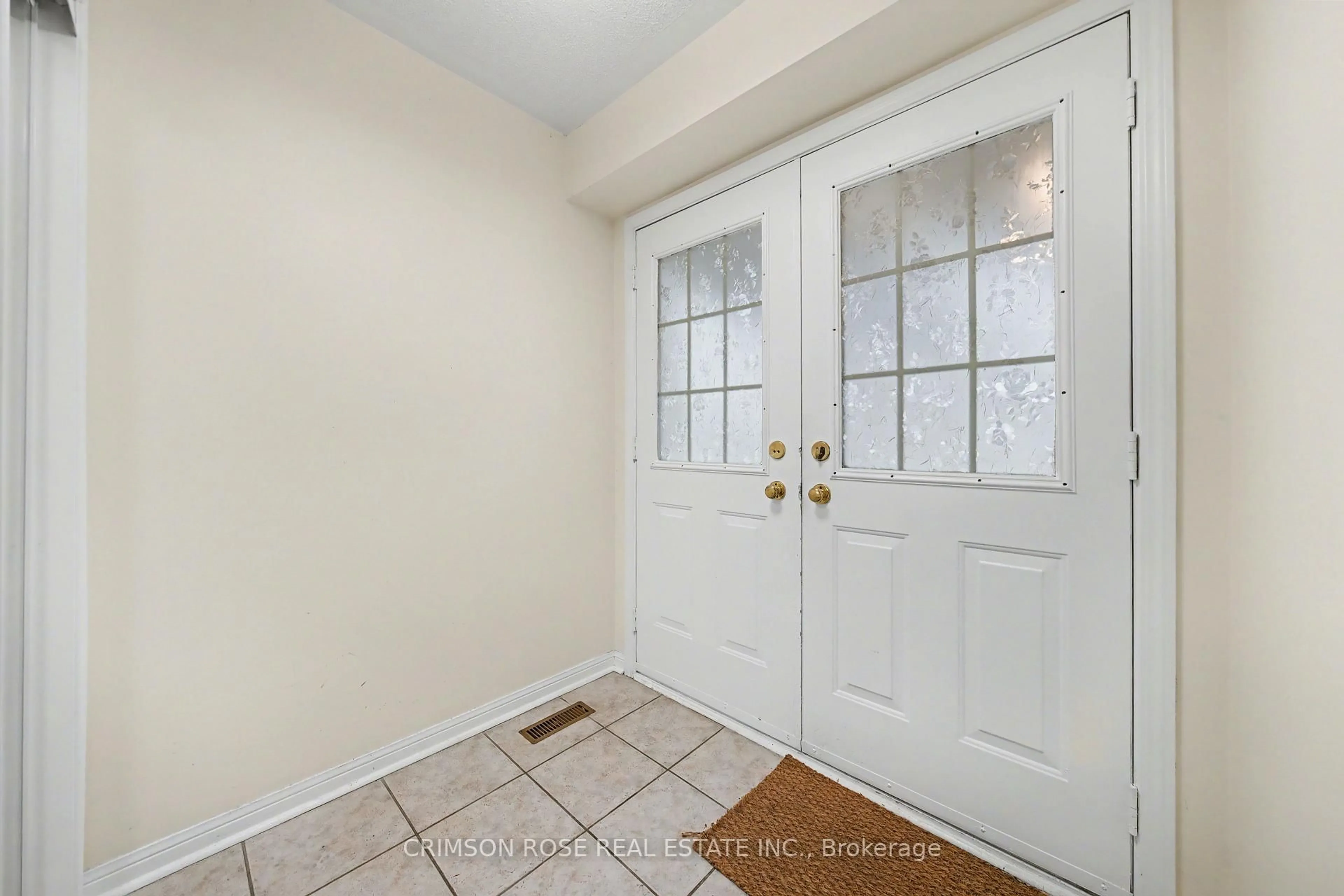 Indoor entryway for 3 Drawbridge Dr, Markham Ontario L6C 2B2