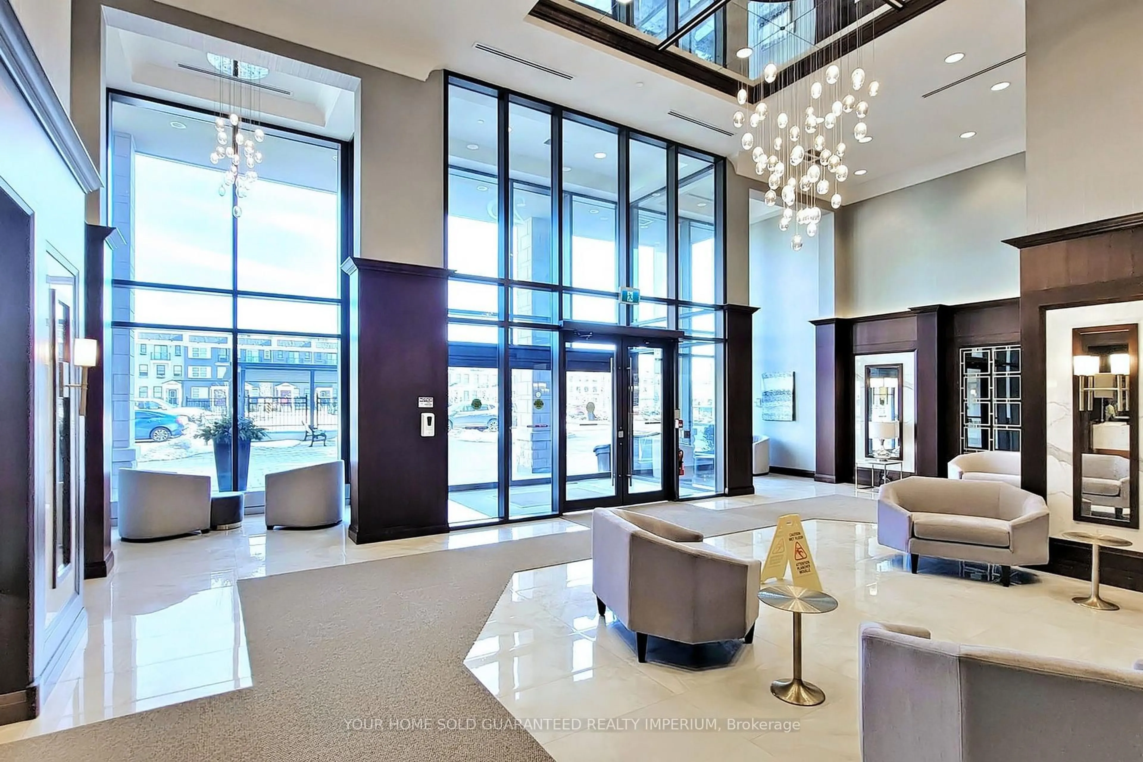 Indoor foyer for 25 Baker Hill Blvd #610, Whitchurch-Stouffville Ontario L1W 2C1