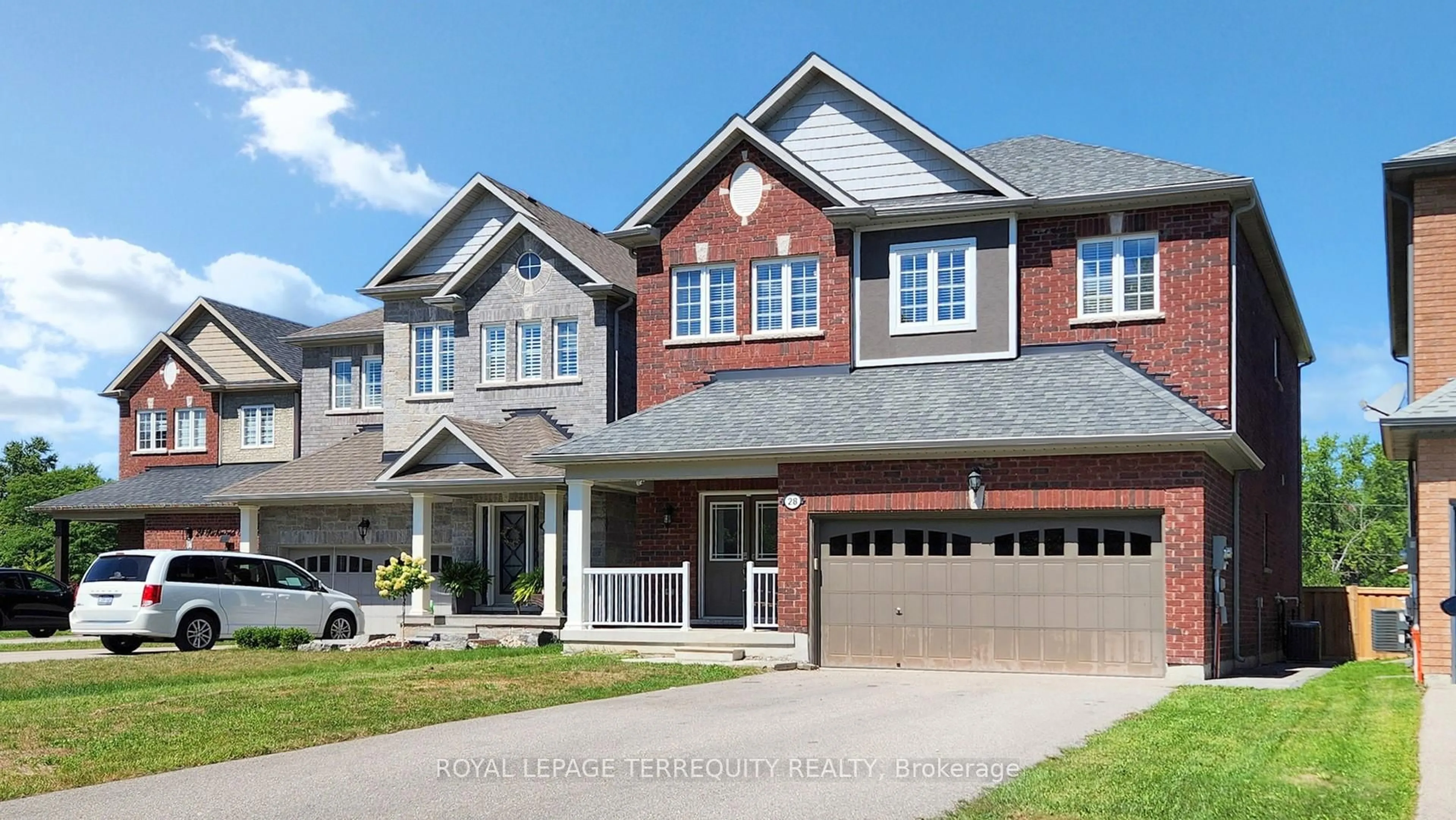Home with brick exterior material, street for 28 Richmond Park Dr, Georgina Ontario L4P 0H2