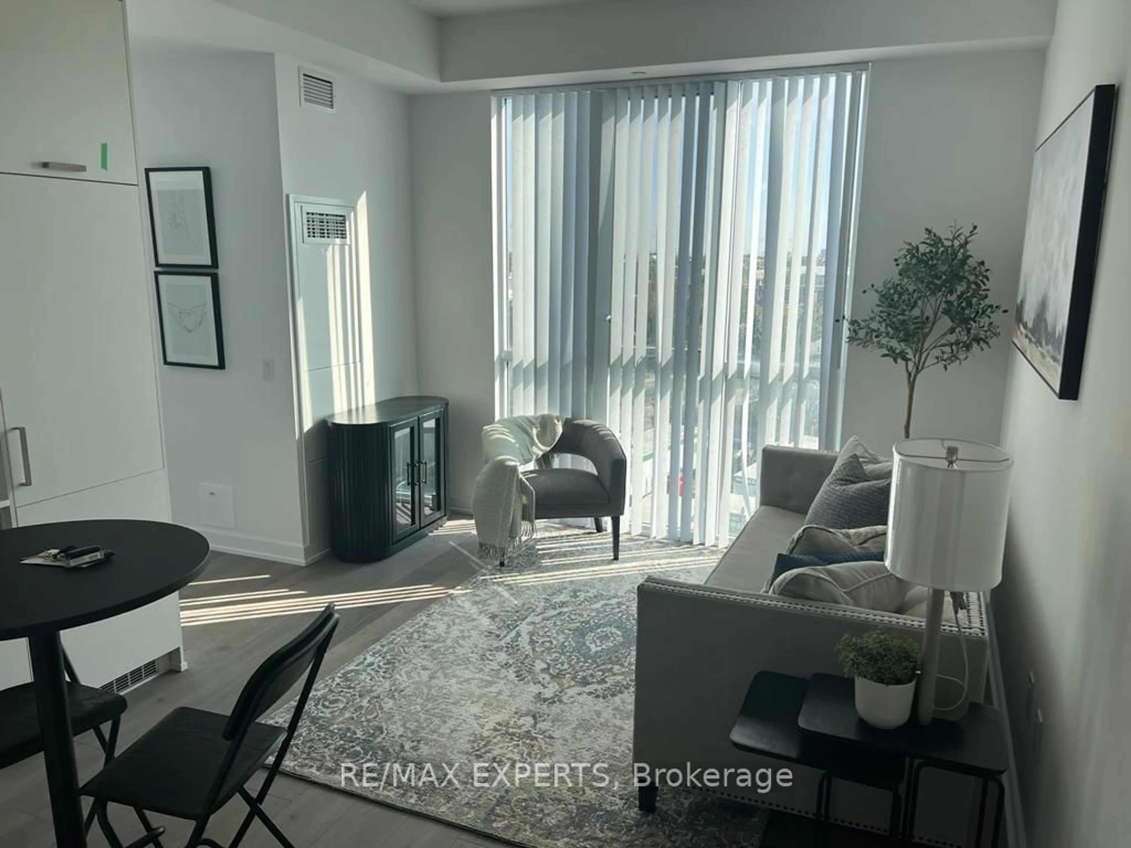 Unknown for 60 Honey Crisp Cres, Vaughan Ontario L4K 0N5