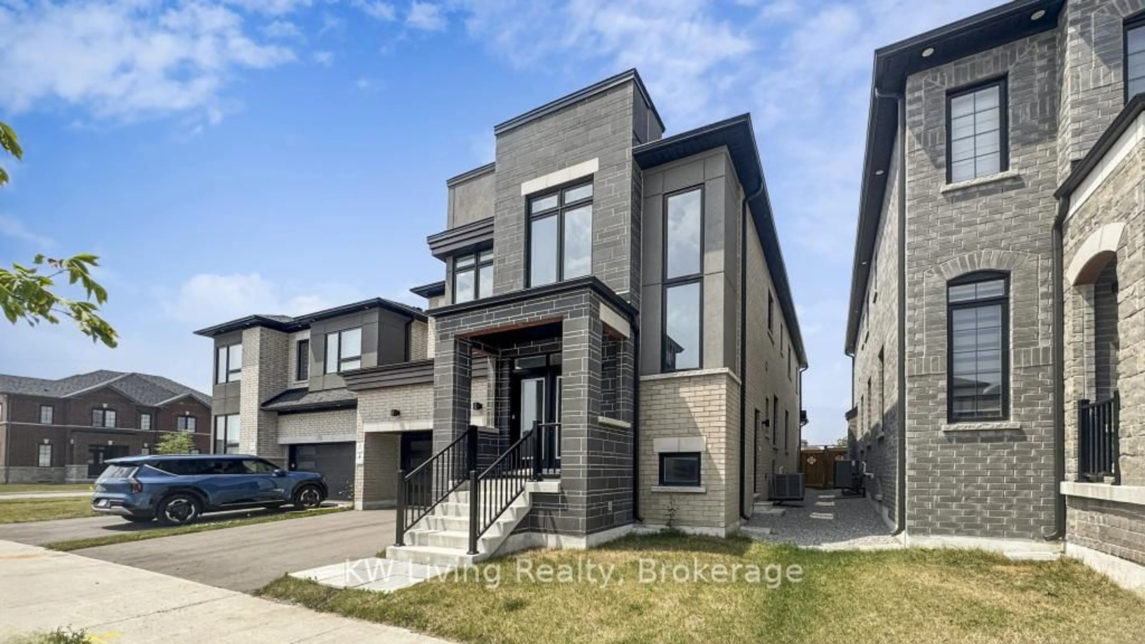 Home with brick exterior material, street for 136 Wesmina Ave, Whitchurch-Stouffville Ontario L4A 4W5