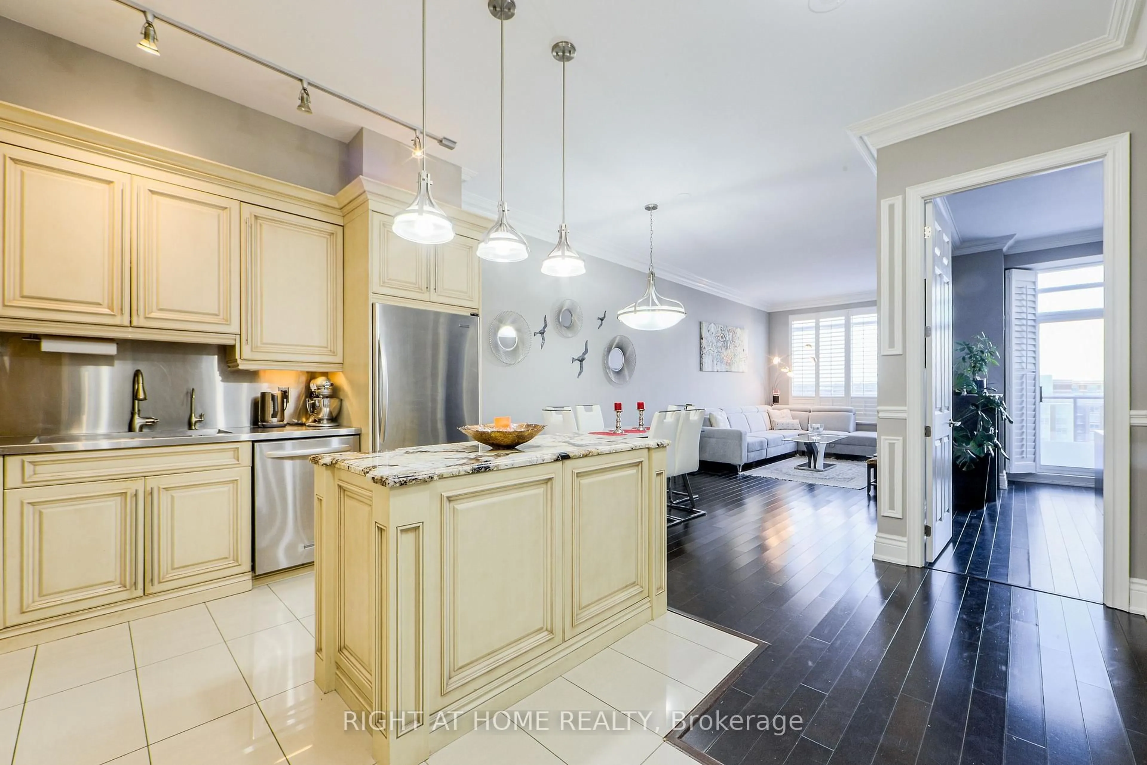 Open concept kitchen, unknown for 37 Galleria Pkwy #UPH2, Markham Ontario L3T 0A5