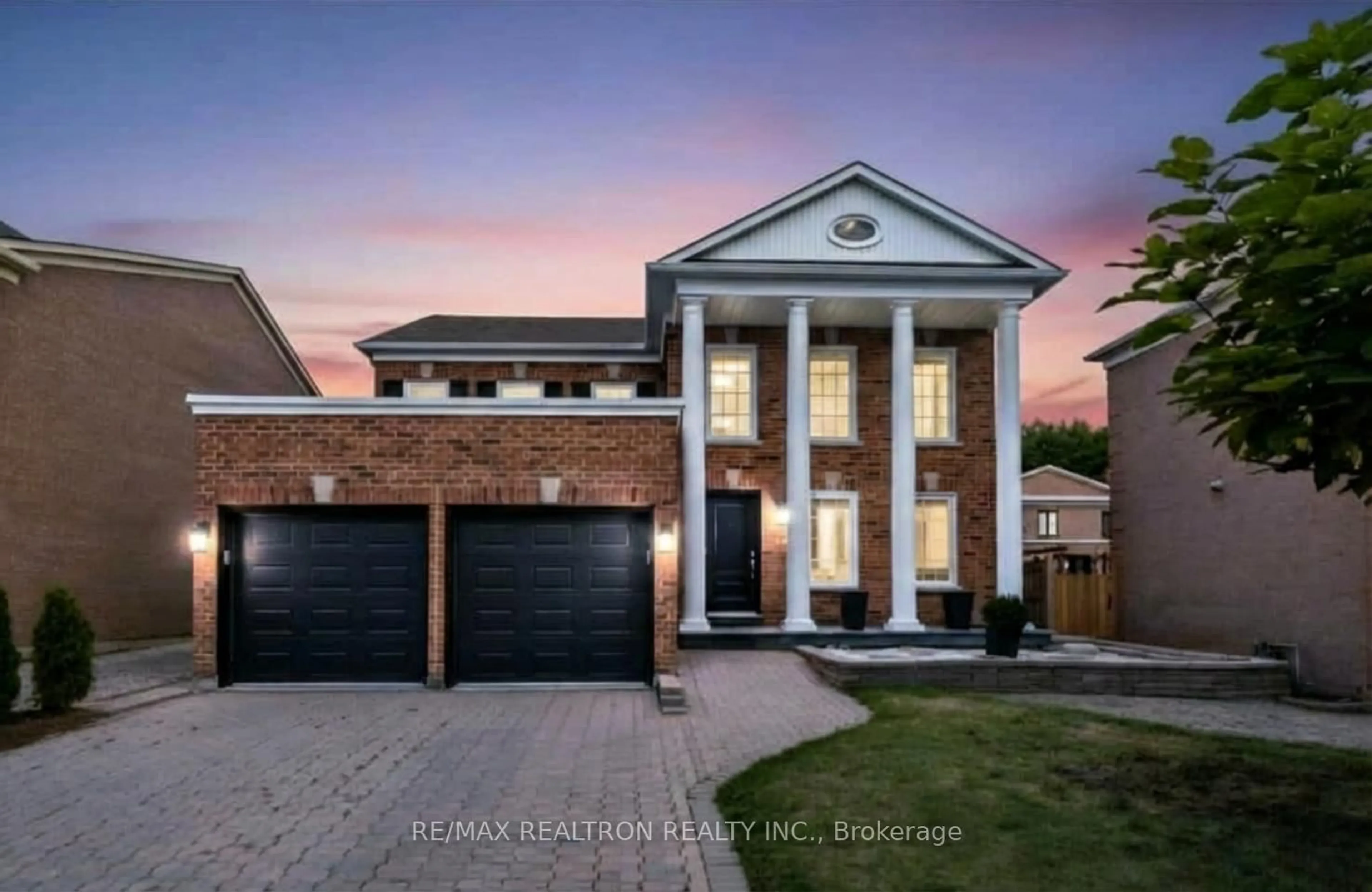 Home with brick exterior material, street for 26 Cowles Crt, Richmond Hill Ontario L4C 9A5