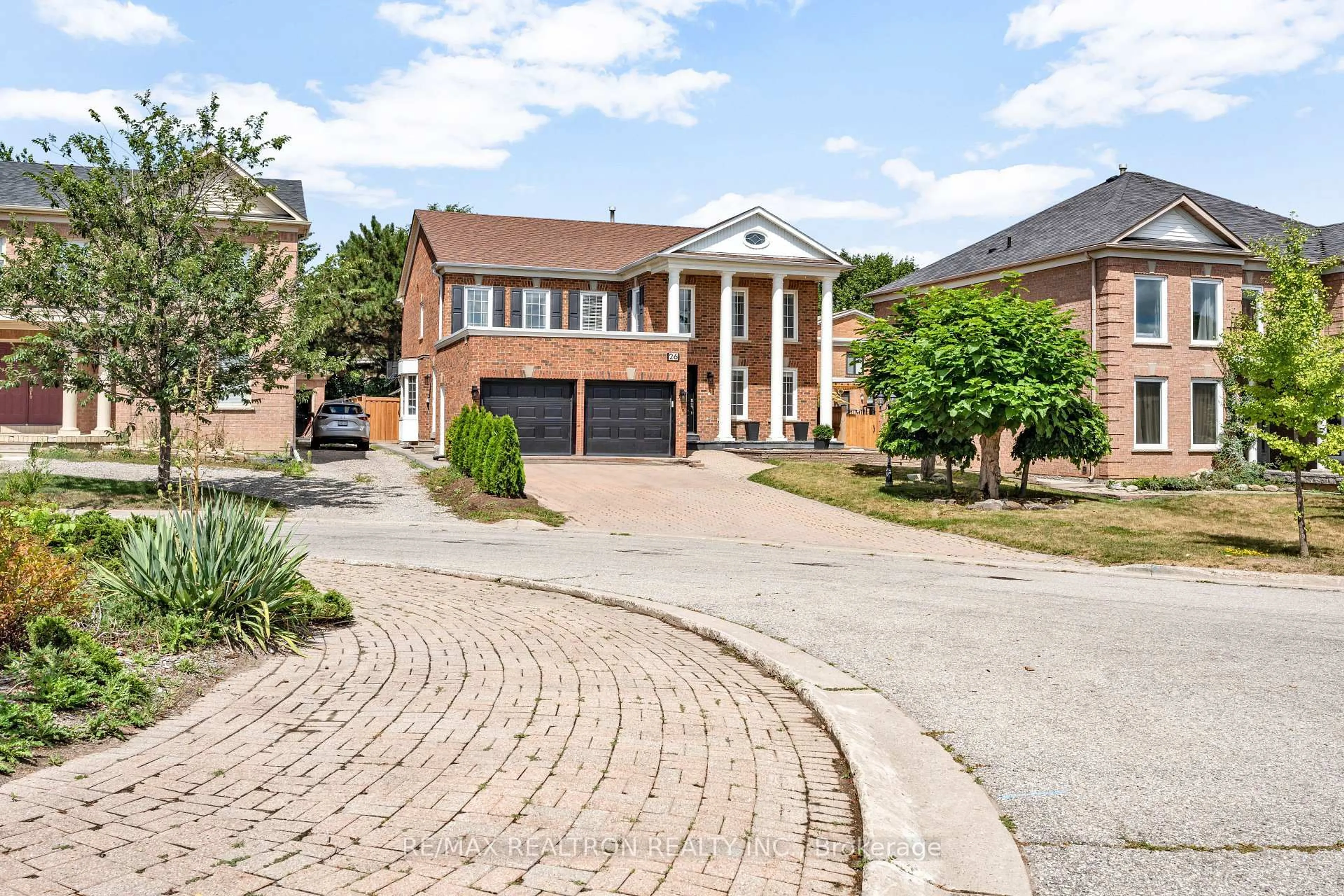 Home with brick exterior material, street for 26 Cowles Crt, Richmond Hill Ontario L4C 9A5